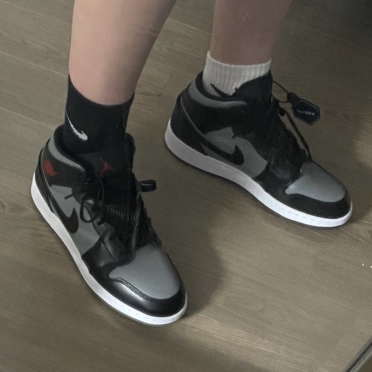 (GS) Jordan 1 Mid Shadow, Jordan 1 Mid Shadow 착용 스타일 - 1