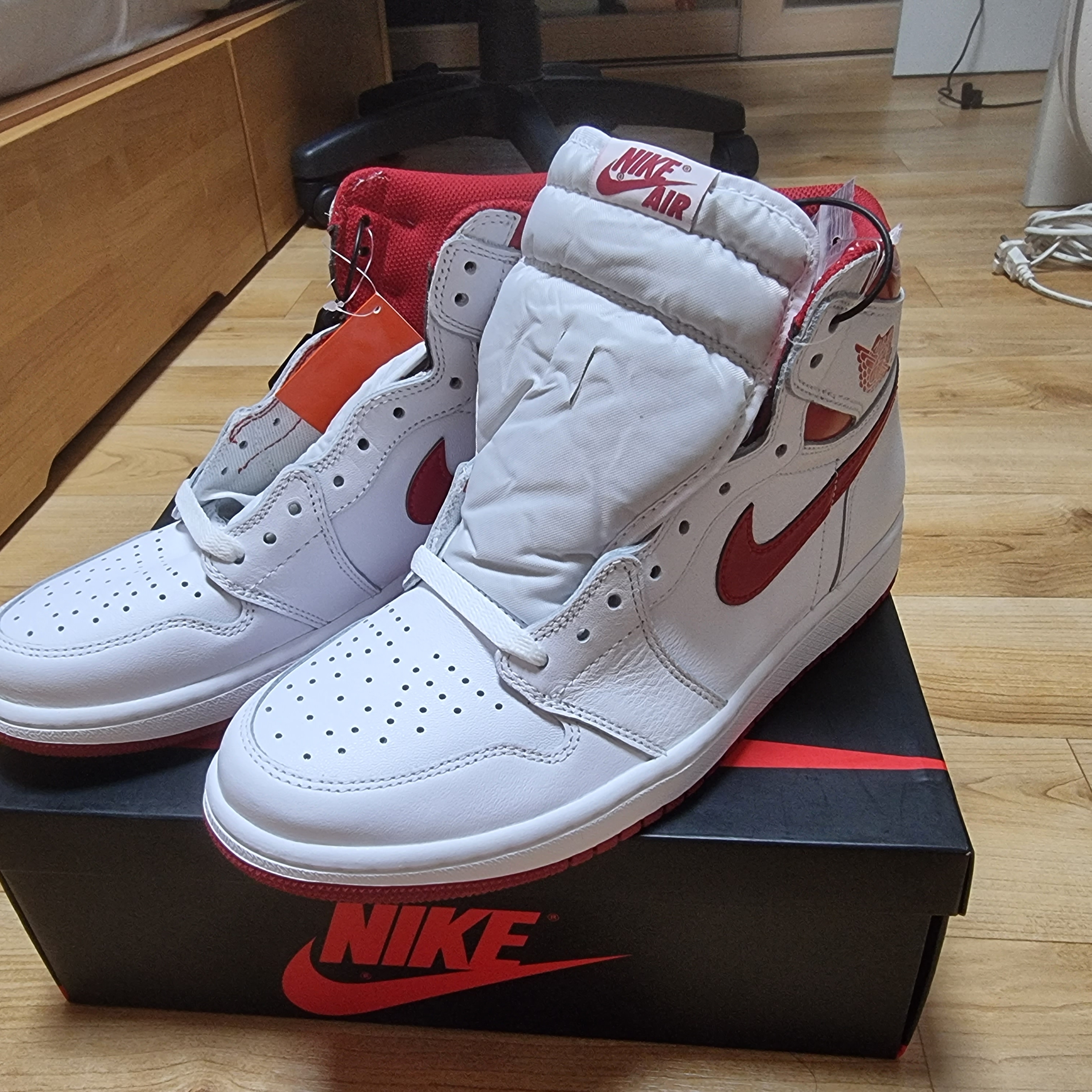 Jordan 1 Retro Metallic Red 2017 착용 스타일 - 2