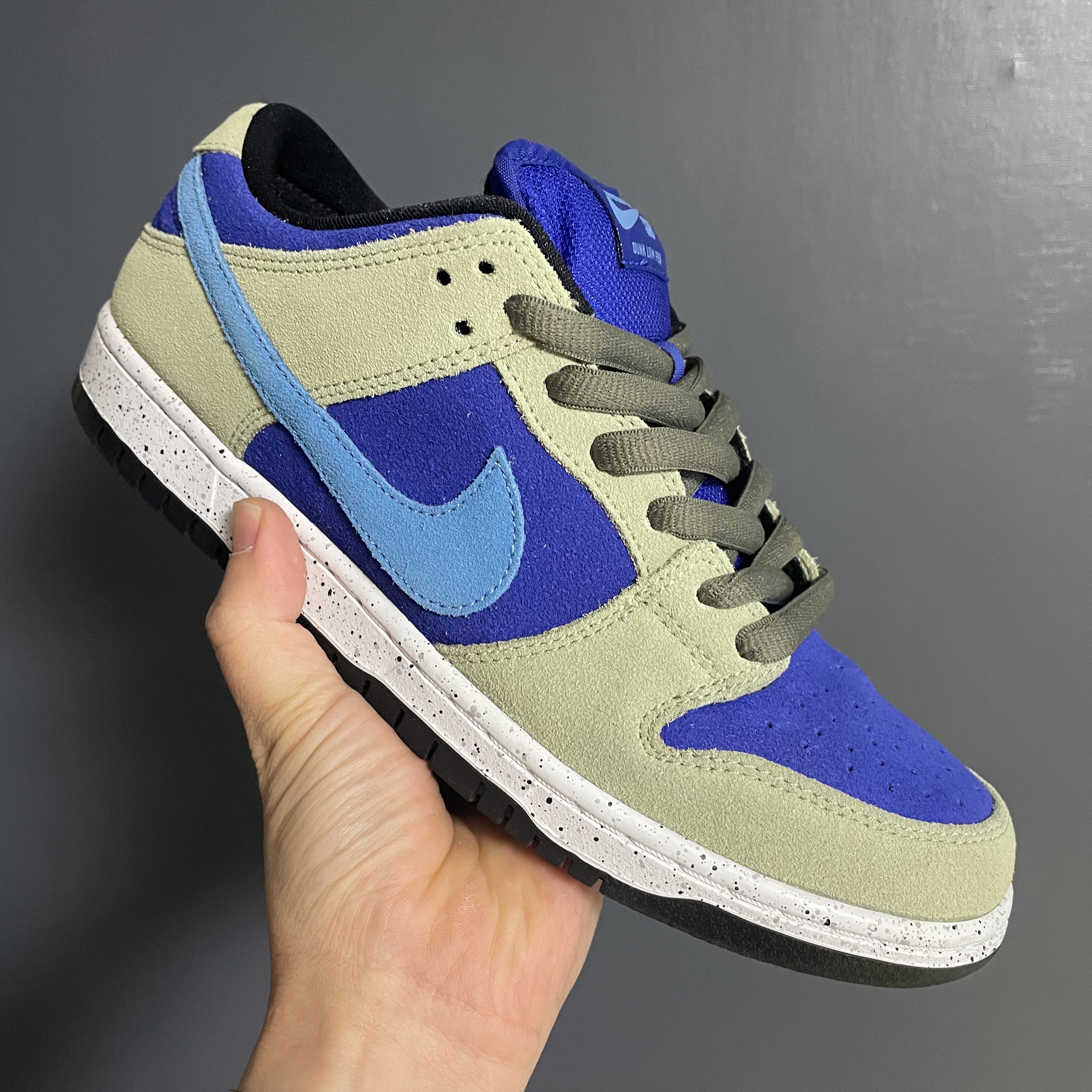 Nike SB Dunk Low Pro Celadon 착용 스타일 - 1
