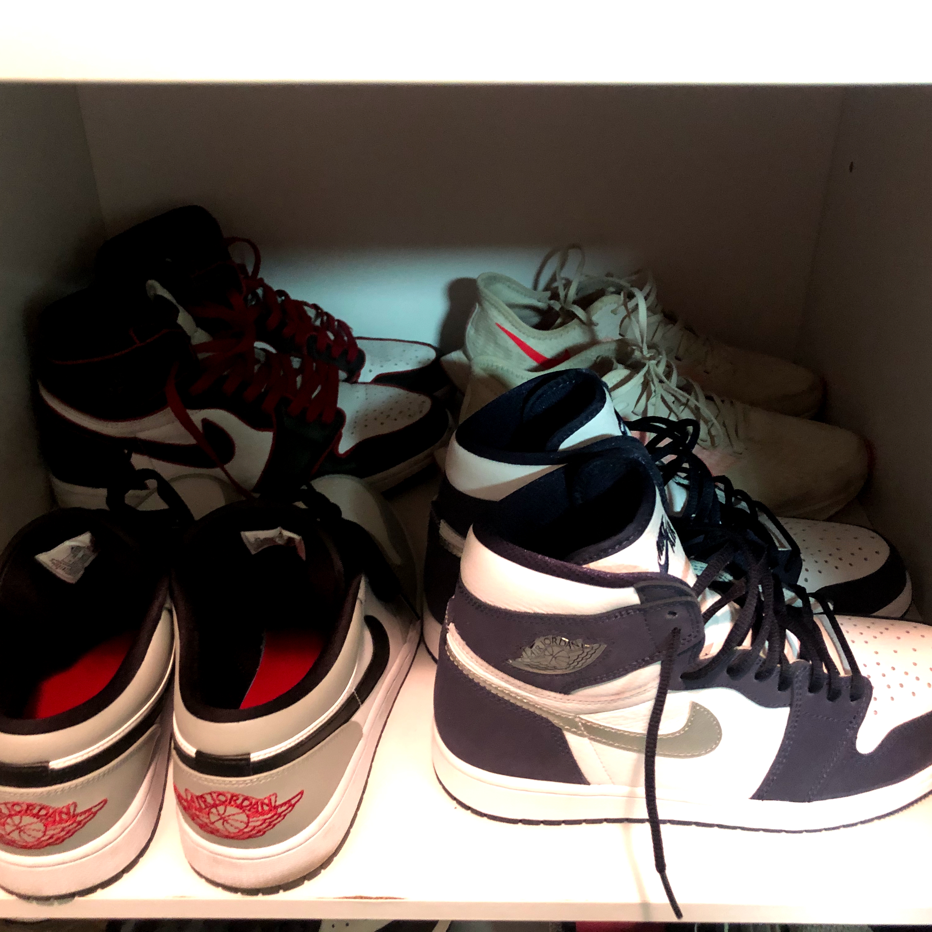 Jordan 1 Retro High OG CO.JP Midnight Navy, Jordan 1 Low Light Smoke Grey 착용 스타일 - 1