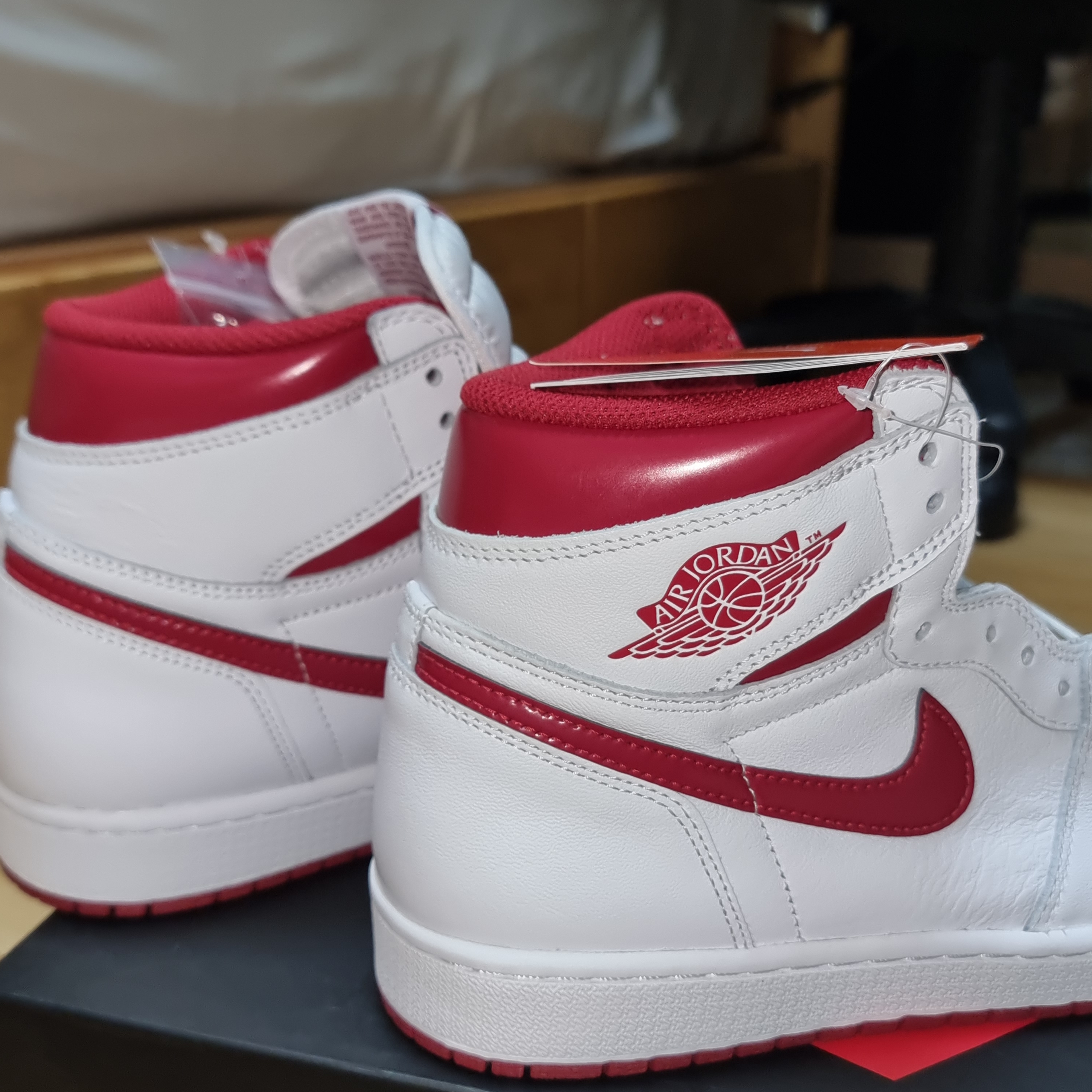 Jordan 1 Retro Metallic Red 2017 착용 스타일 - 3