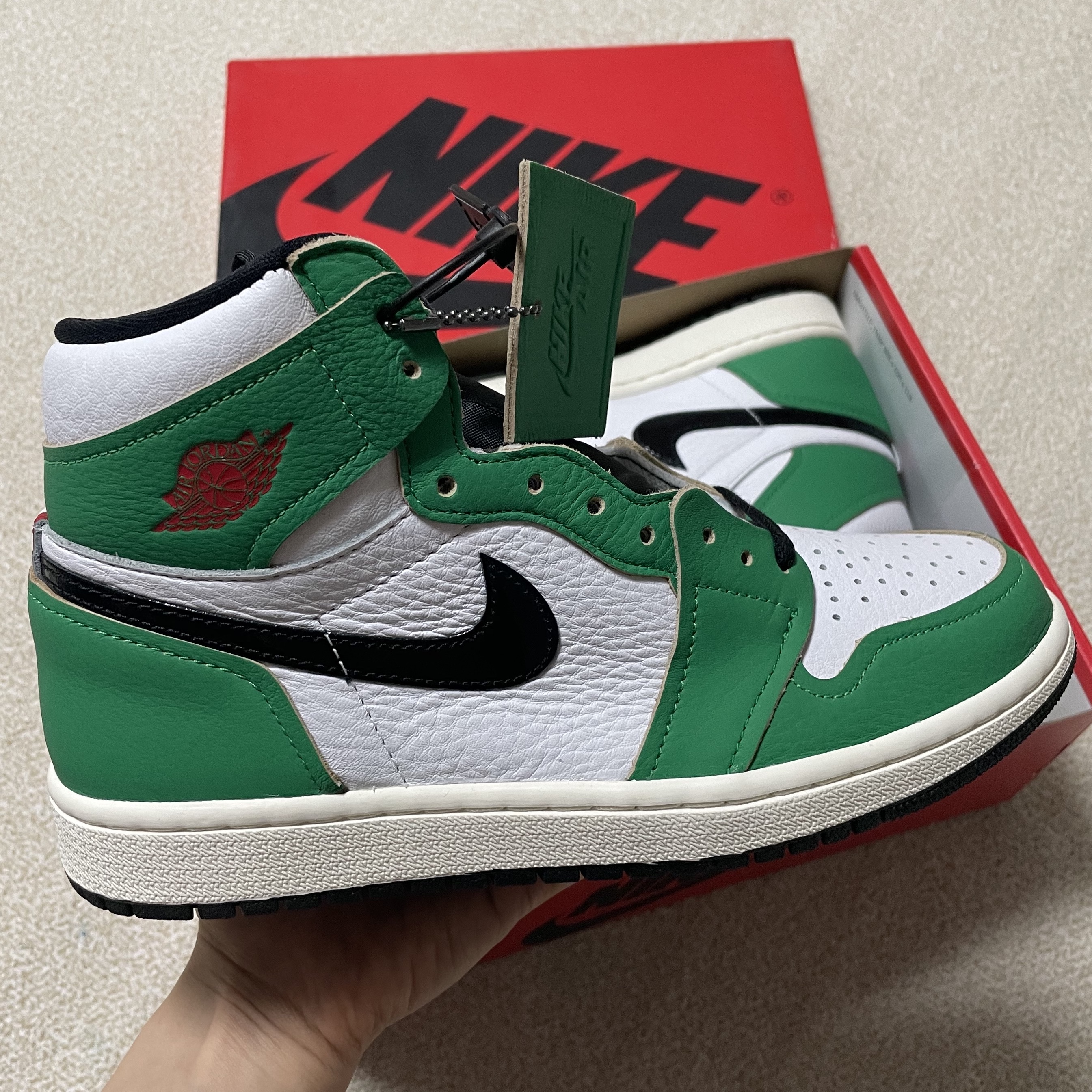(W) Jordan 1 Retro High OG Lucky Green 착용 스타일 - 3