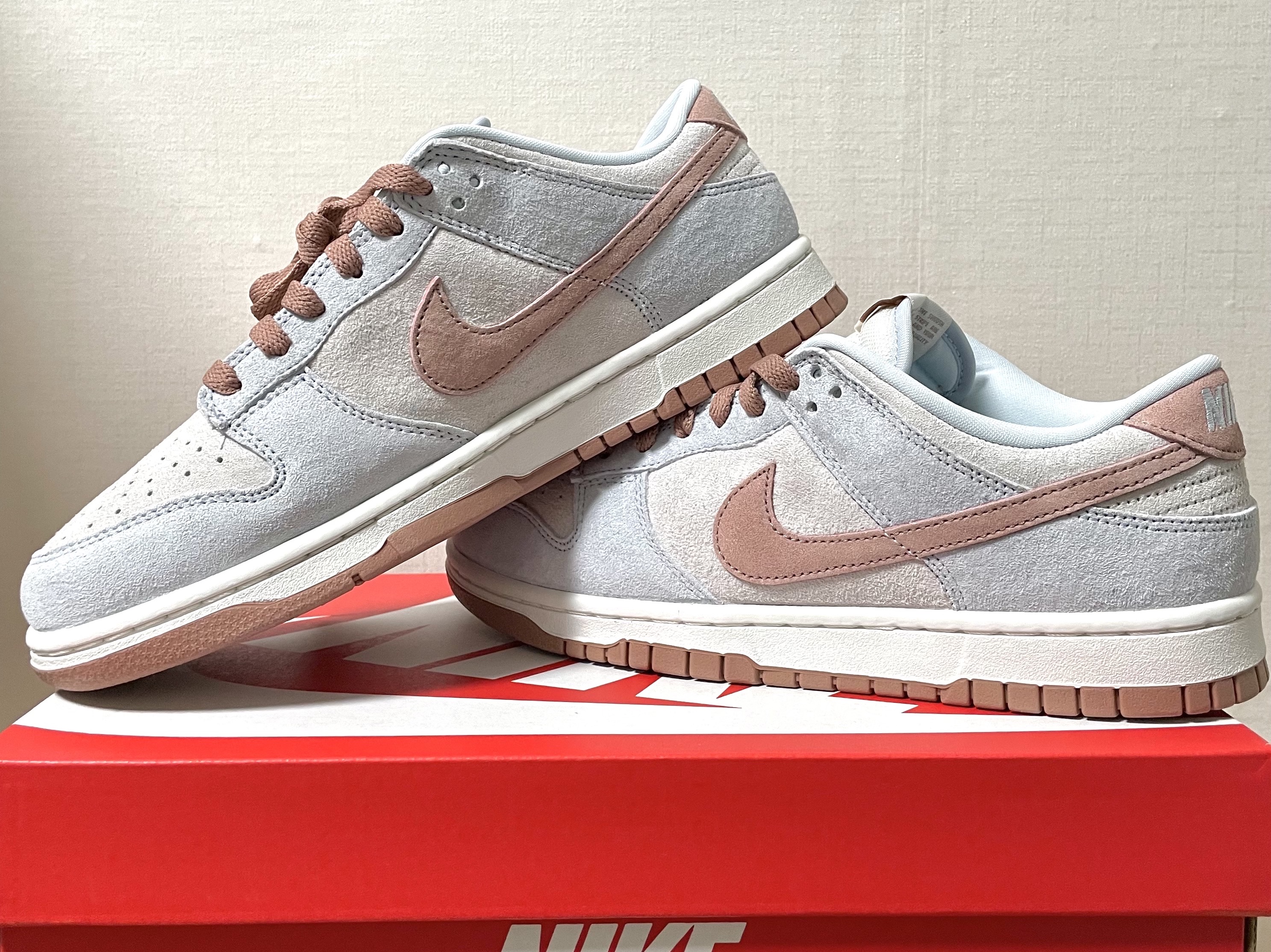 Nike Dunk Low Retro PRM Fossil Rose 착용 스타일