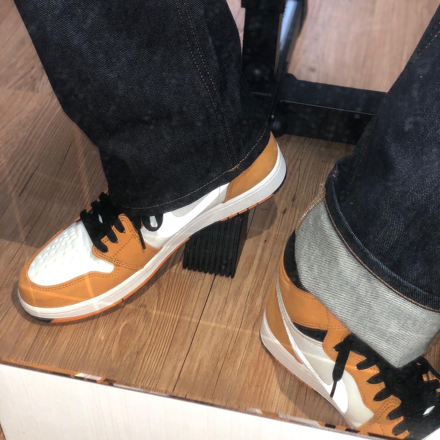 Jordan 1 Element Gore-Tex Light Curry 착용 스타일