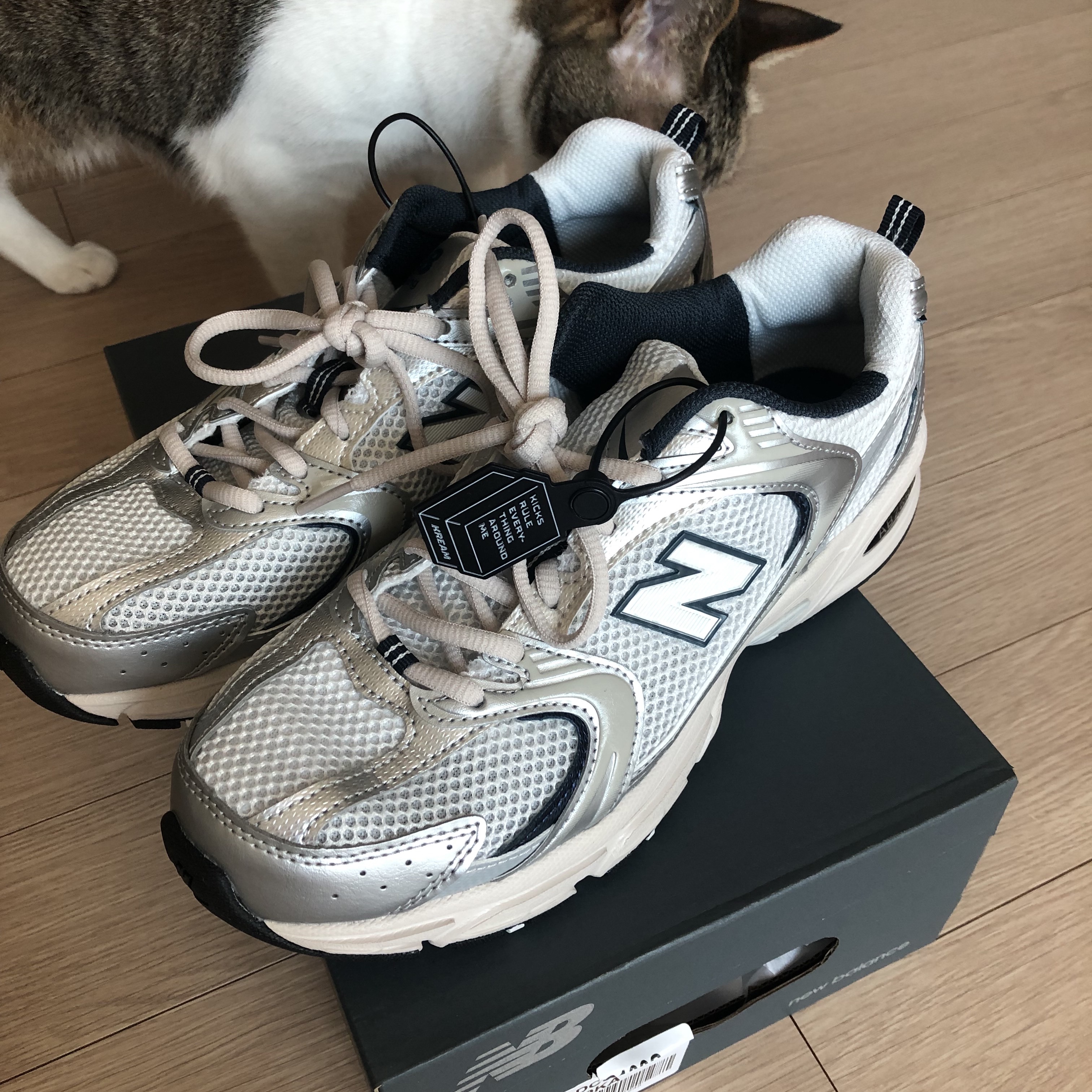 New Balance 530 Steel Grey 착용 스타일