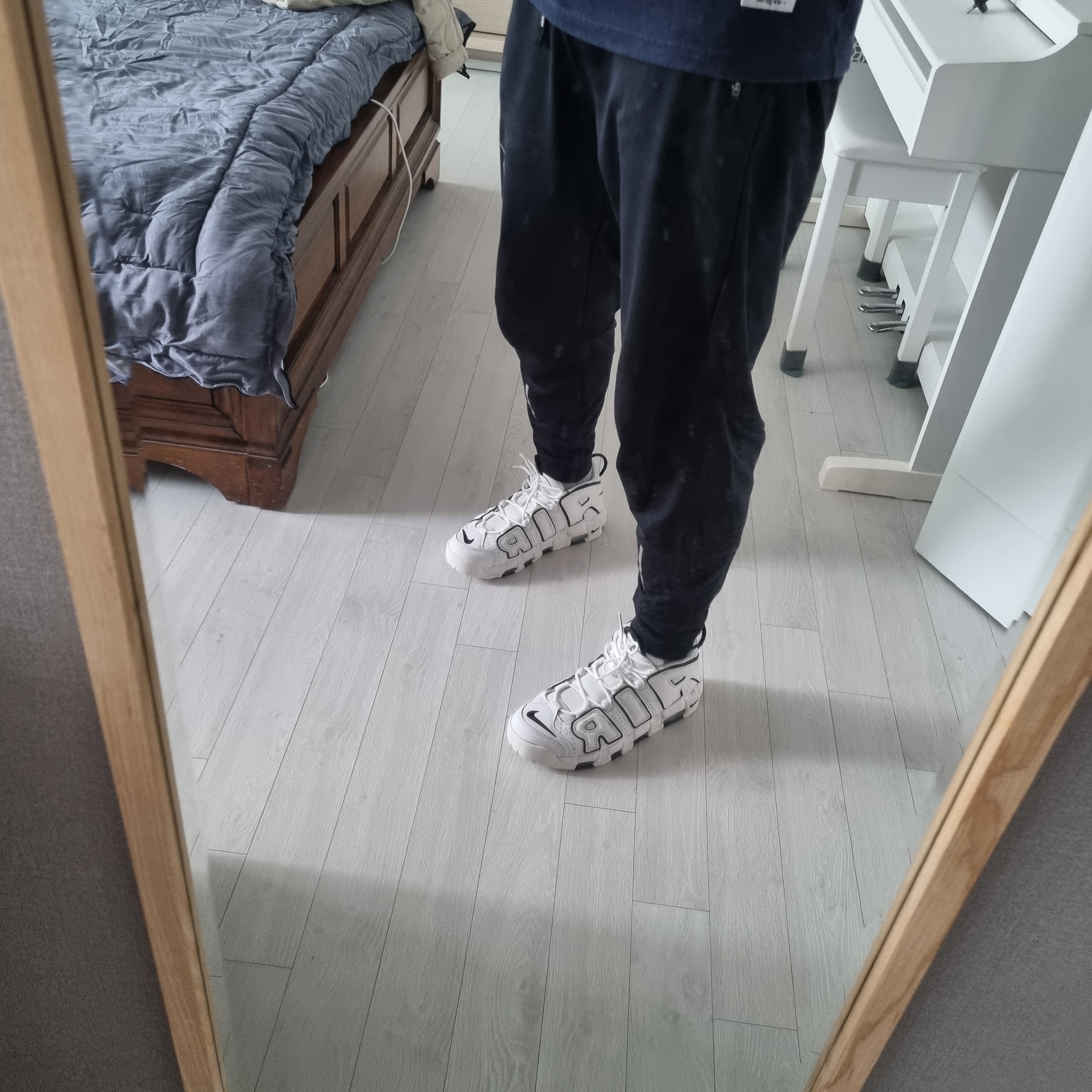 (W) Nike Air More Uptempo Summit White 착용 스타일