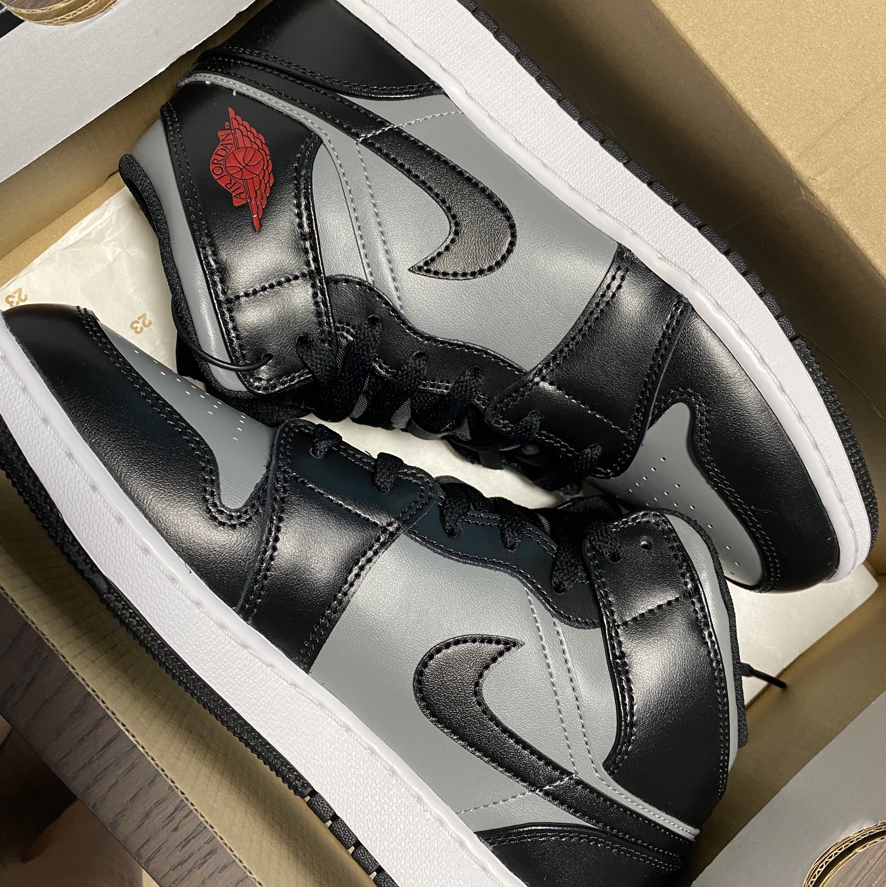 (GS) Jordan 1 Mid Shadow, Jordan 1 Mid Shadow 착용 스타일 - 2