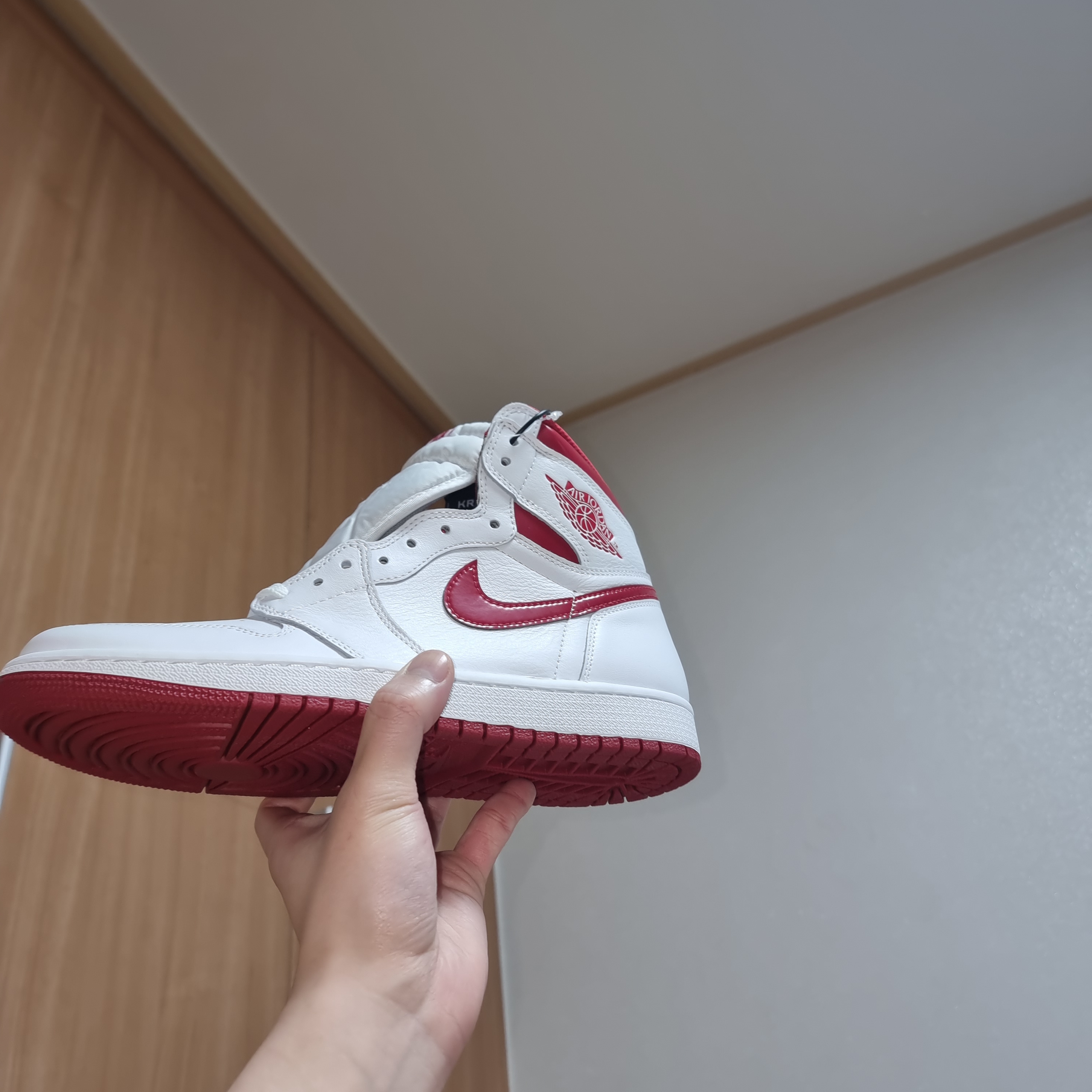 Jordan 1 Retro Metallic Red 2017 착용 스타일 - 4