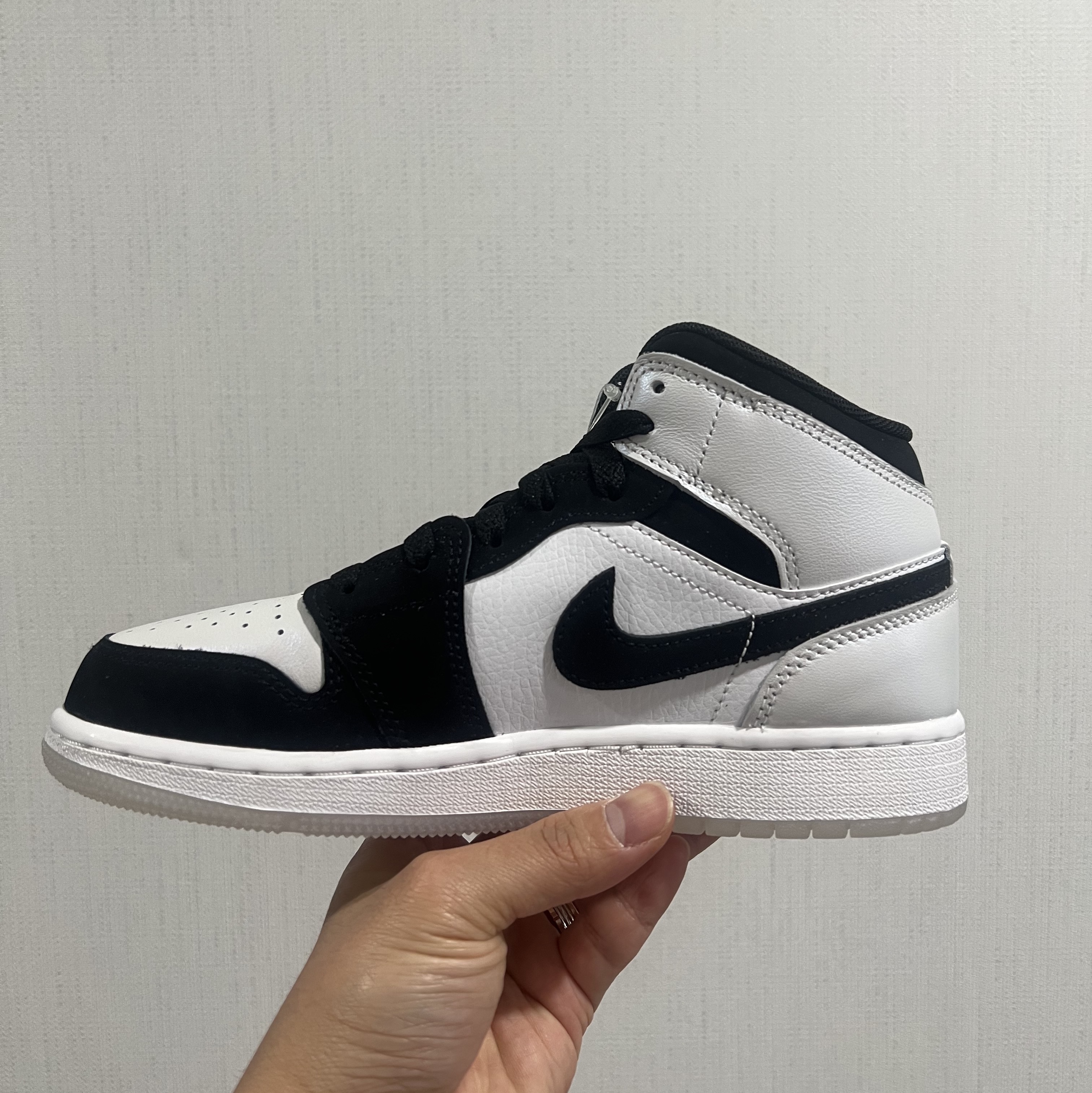 (GS) Jordan 1 Mid SE Diamond 착용 스타일 - 1