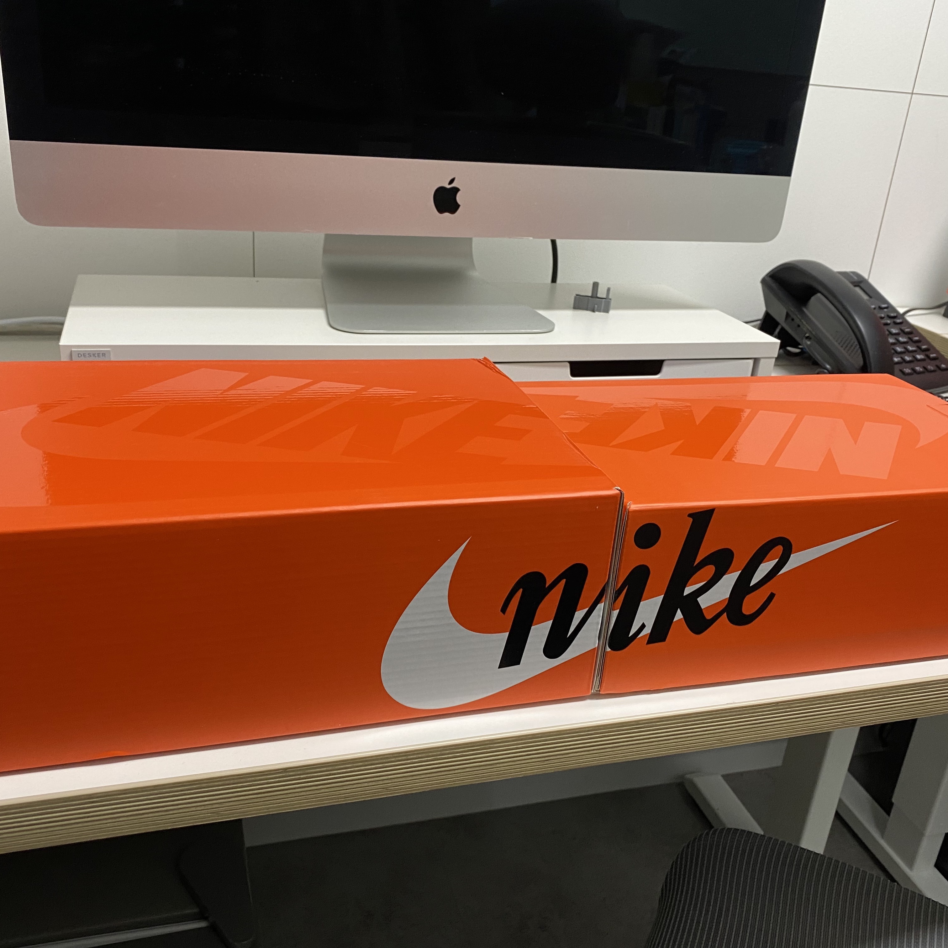 Nike x Sacai Blazer Low White Patent Leather, Nike x Sacai Blazer Low Black Patent Leather 착용 스타일 - 1