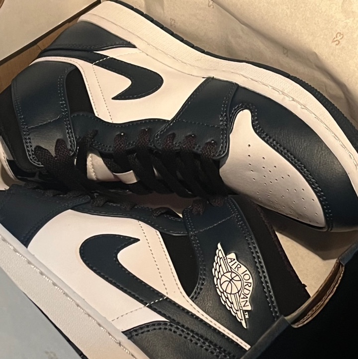 Jordan 1 Mid Dark Teal 착용 스타일 - 2