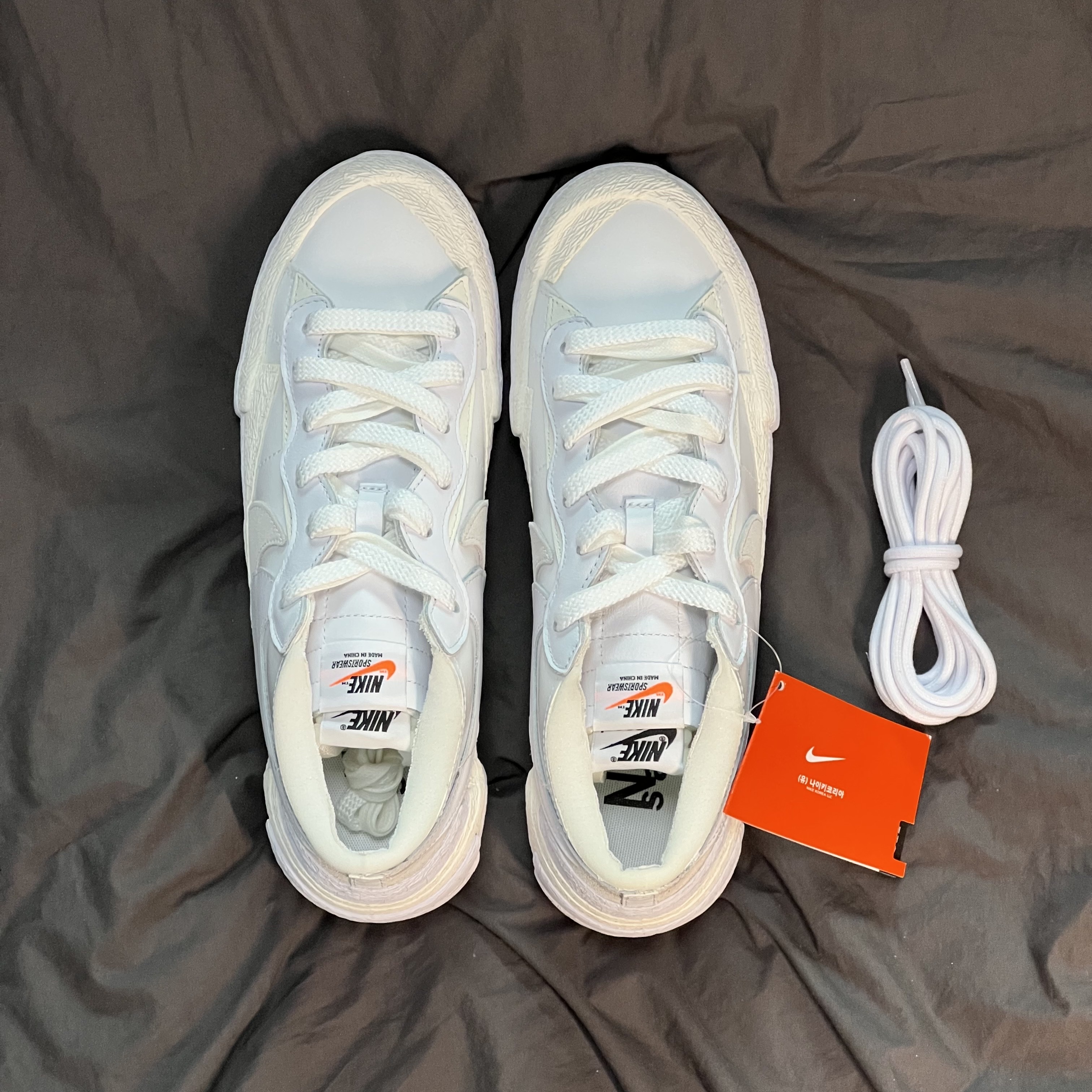Nike x Sacai Blazer Low White Patent Leather 착용 스타일