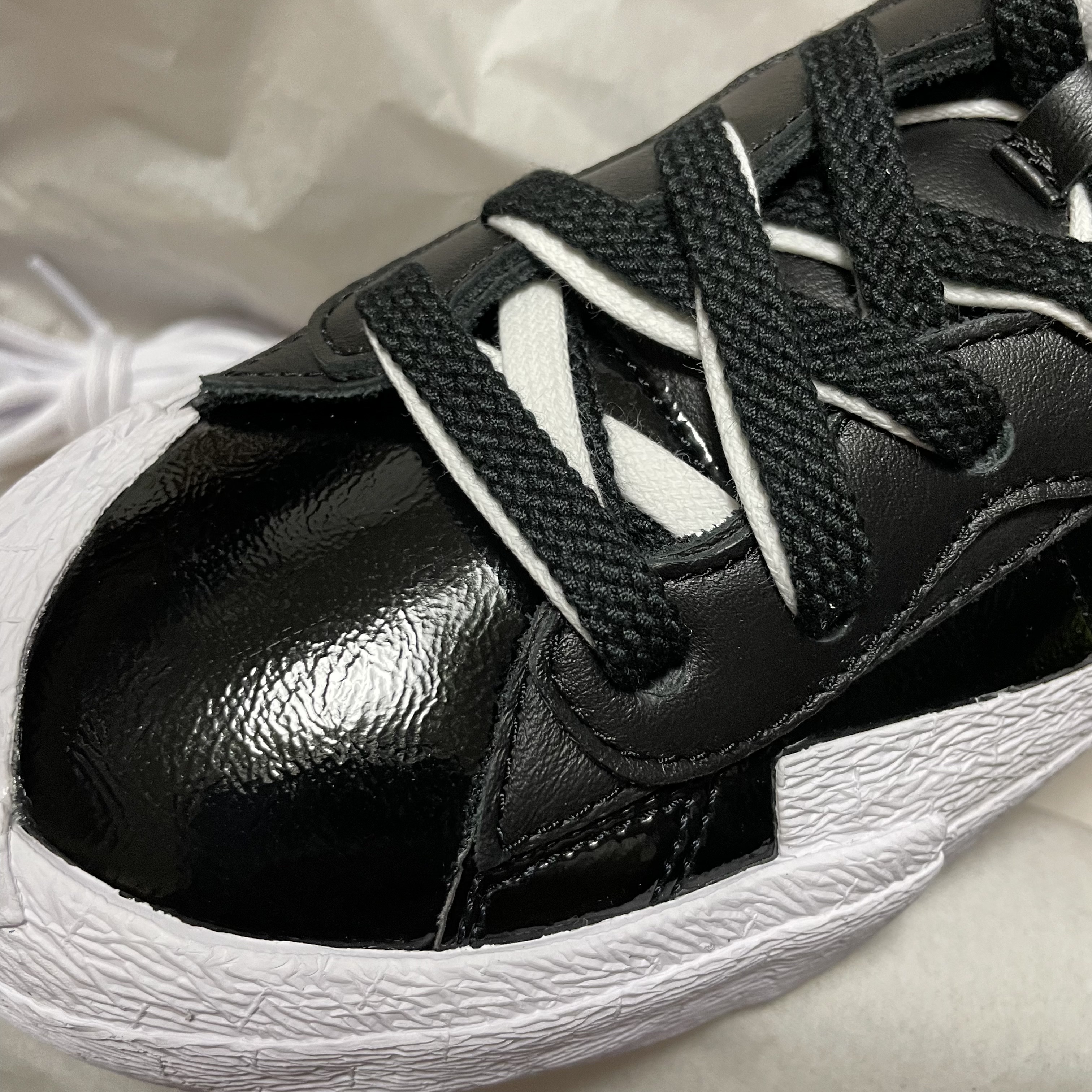 Nike x Sacai Blazer Low Black Patent Leather 착용 스타일 - 2