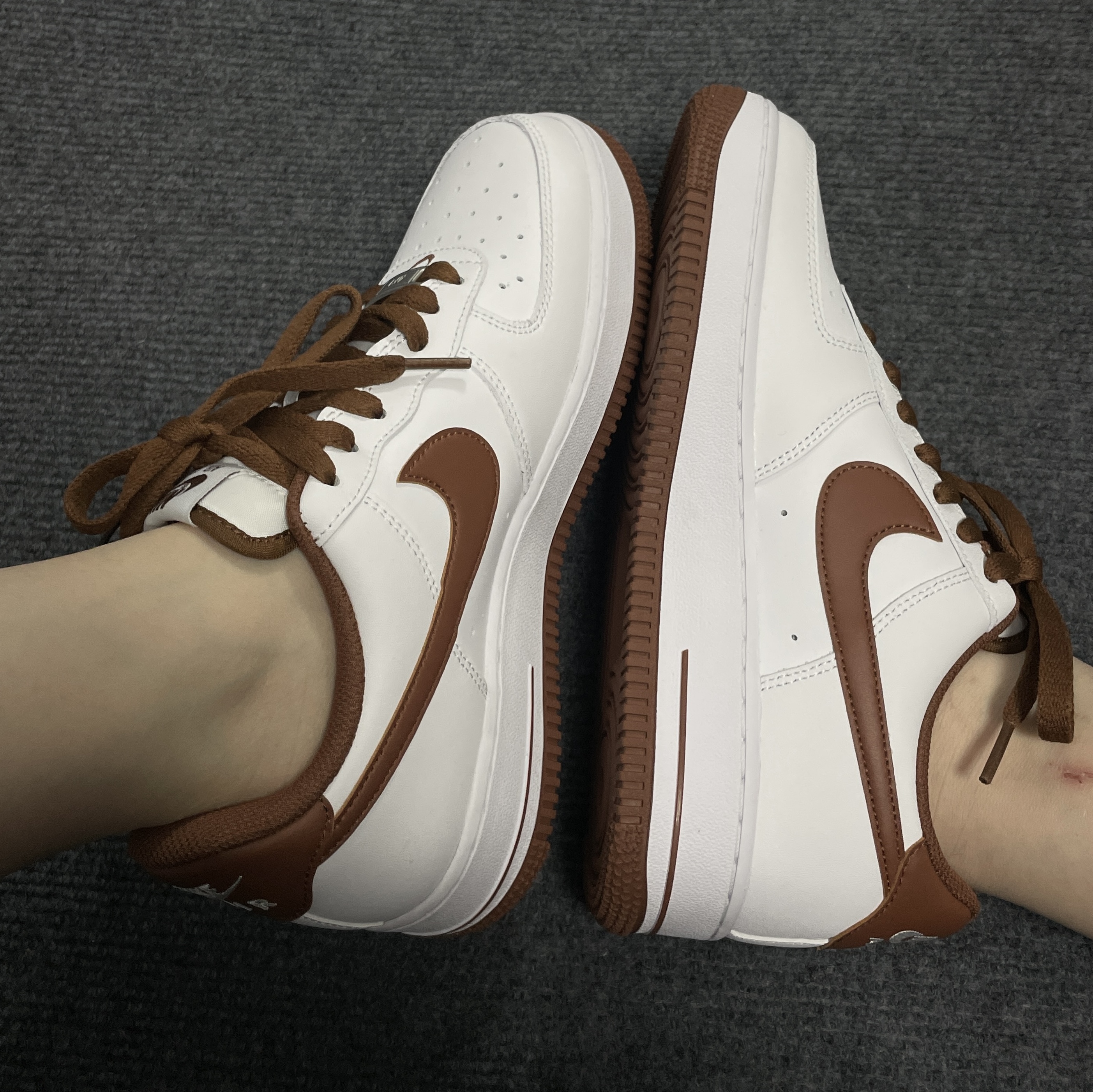 Nike Air Force 1 '07 Pecan 착용 스타일 - 1