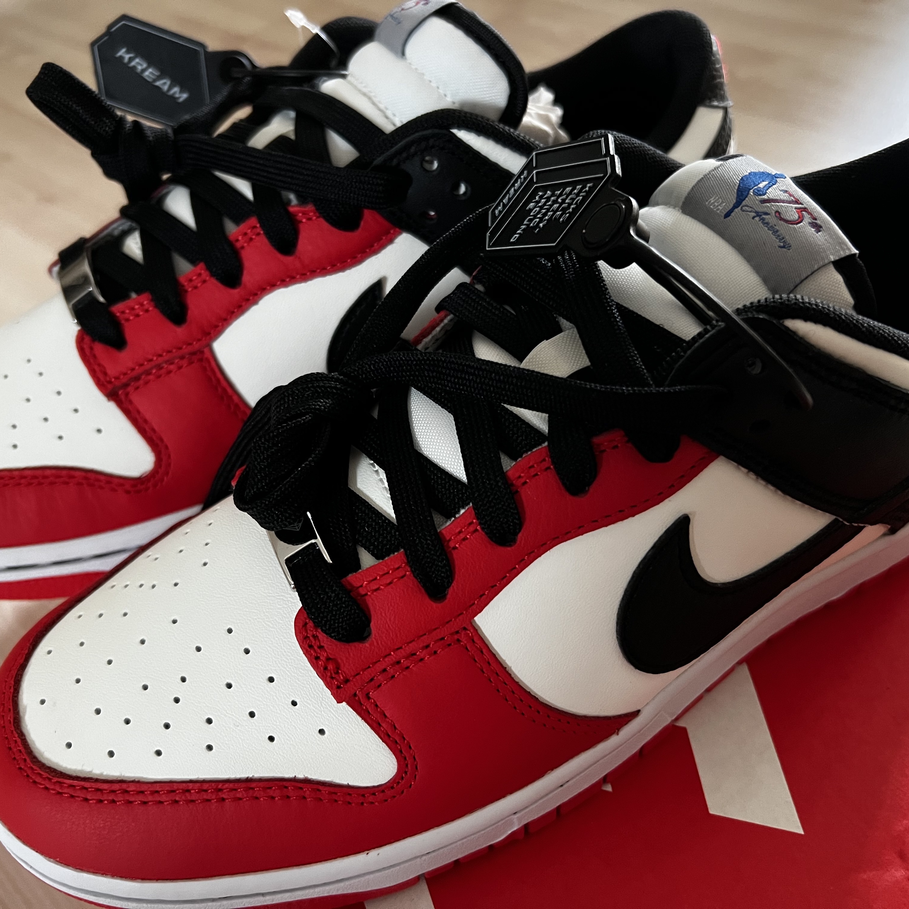 Nike x NBA Dunk Low Retro EMB Black and Chile Red 착용 스타일
