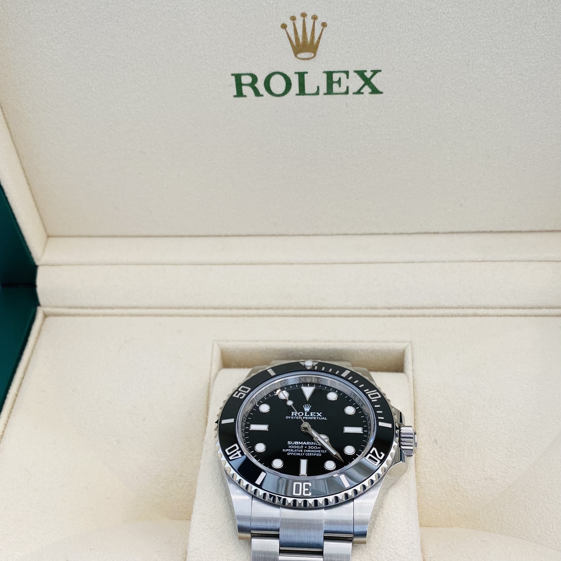 Rolex Submariner 41mm 124060 Black Oyster 착용 스타일