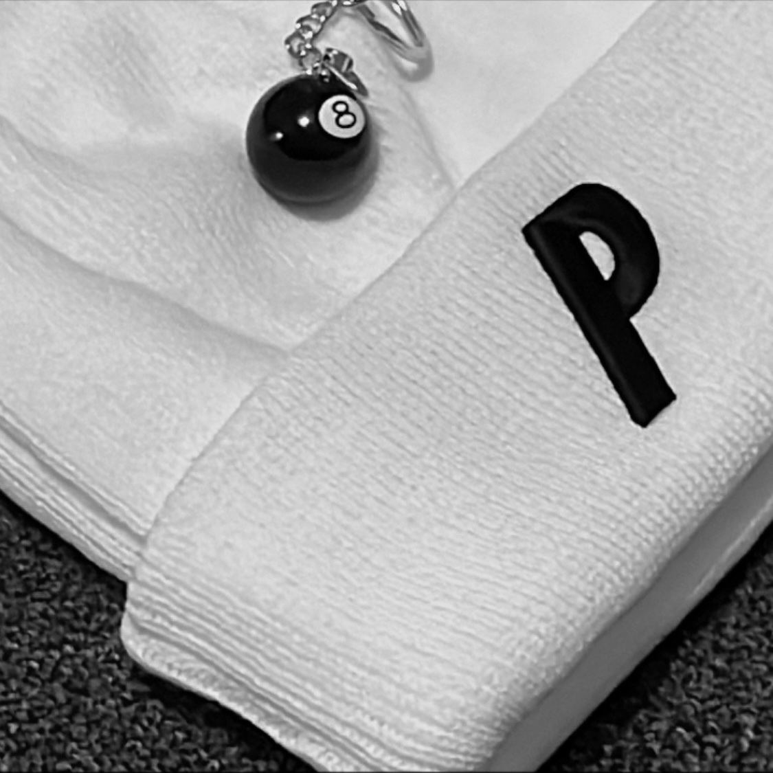 Palace 3D P Beanie White - 22SS, Stussy 8 Ball Keychain Black 착용 스타일