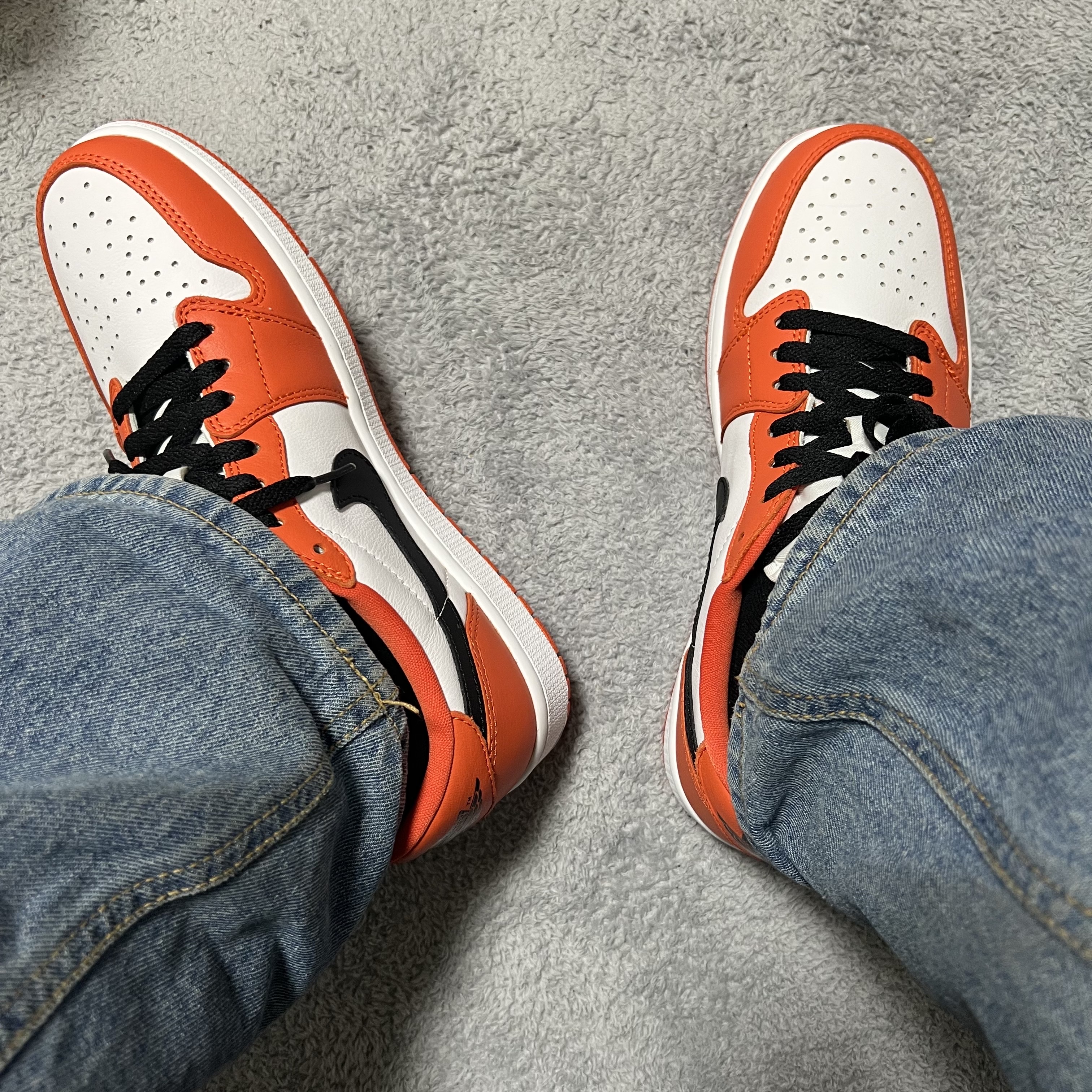 Jordan 1 Low OG Starfish 착용 스타일
