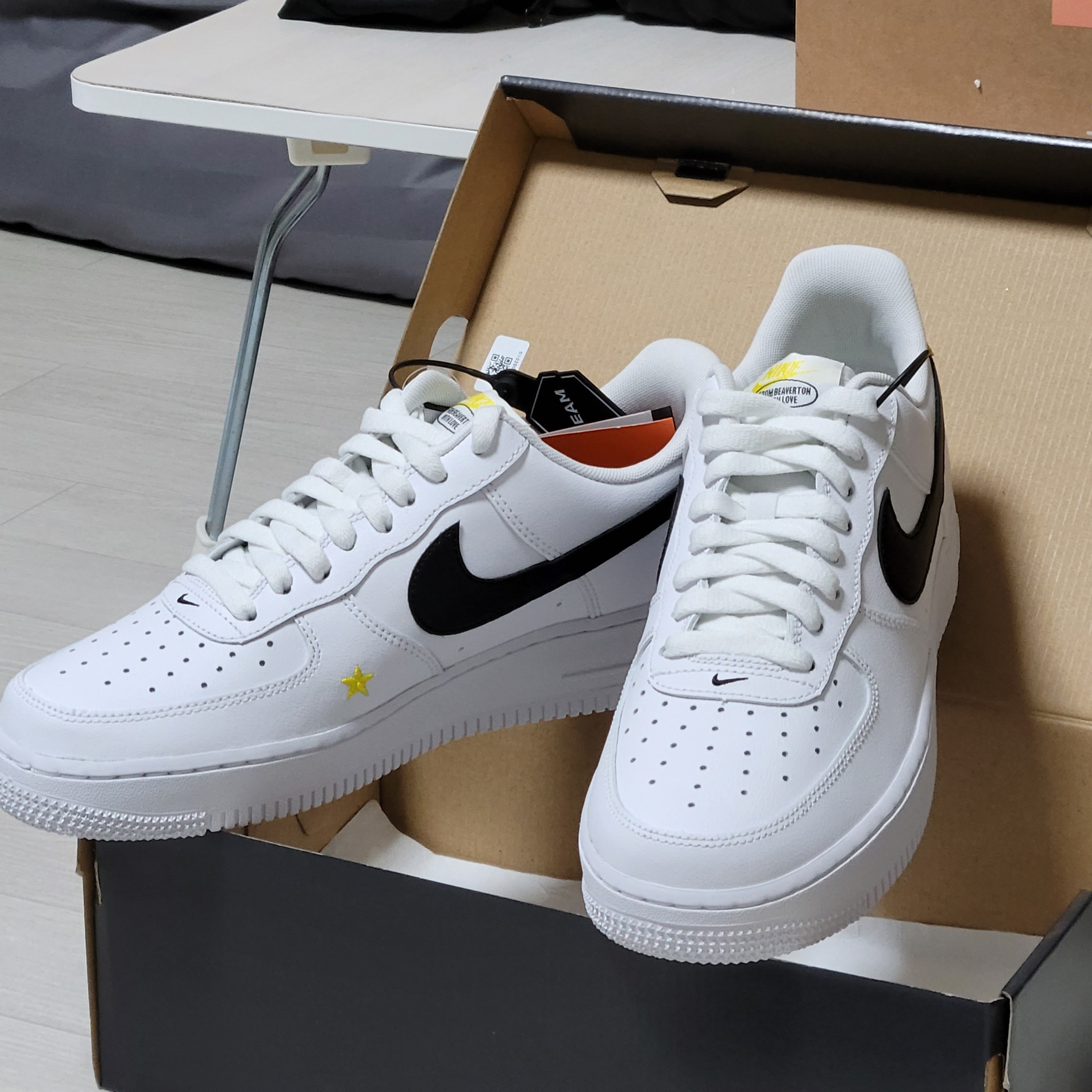 Nike Air Force 1 '07 LV8 2 Have a Nike Day 착용 스타일 - 2