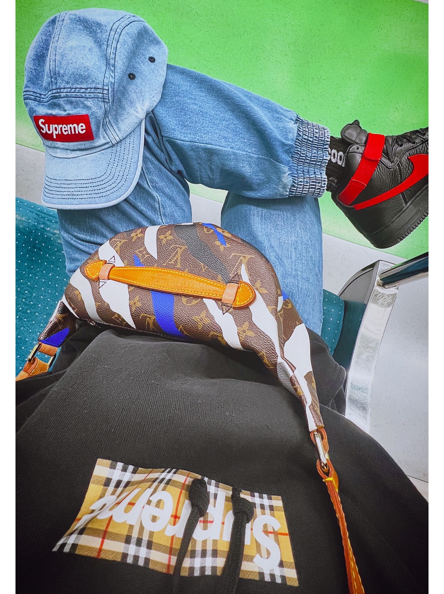 Supreme x Burberry Box Logo Hooded Sweatshirt Black - 22SS, Supreme Washed Chino Twill Camp Cap Denim - 21FW 착용 스타일 - 1