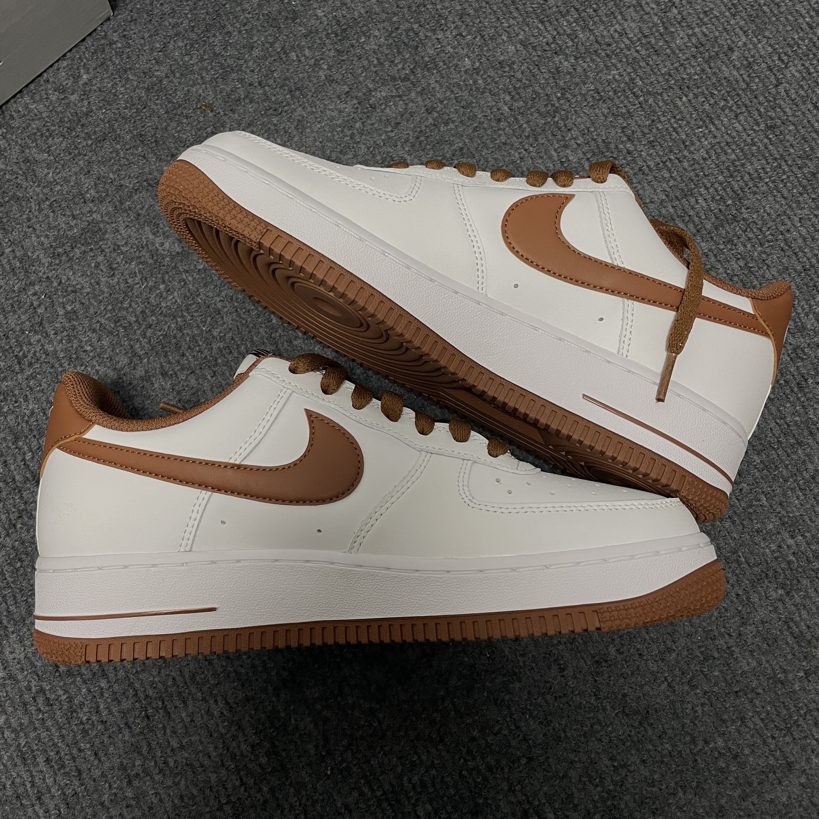 Nike Air Force 1 '07 Pecan 착용 스타일 - 3