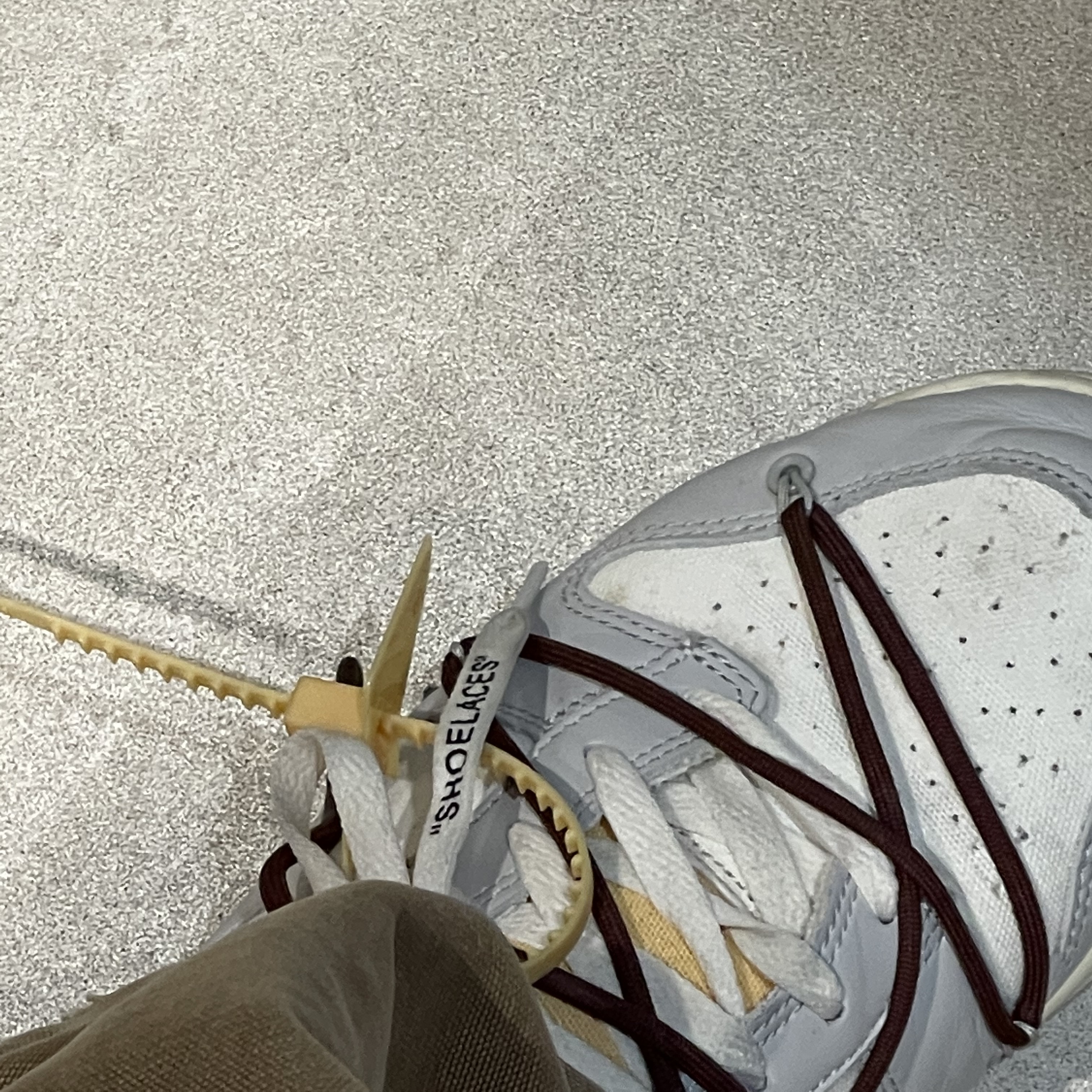 Palace x Vans Duck Out Long Sleeve Black - 21SS, Nike x Off-White Dunk Low The 50 - Lot 46 착용 스타일 - 3
