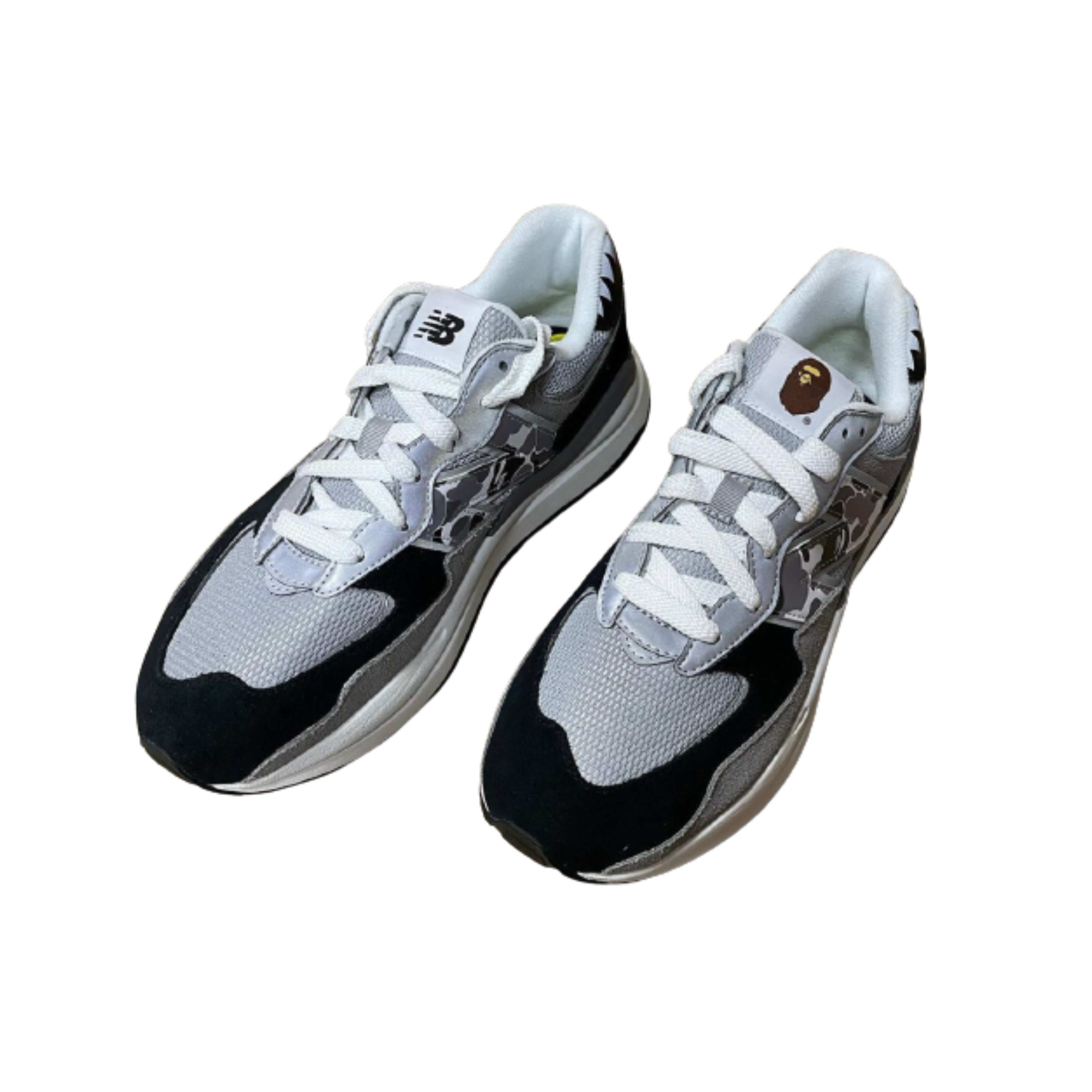 New Balance x BAPE 2002R Black Camo (Special Box), New Balance x BAPE 2002R Gray Camo (Special Box) 착용 스타일 - 3