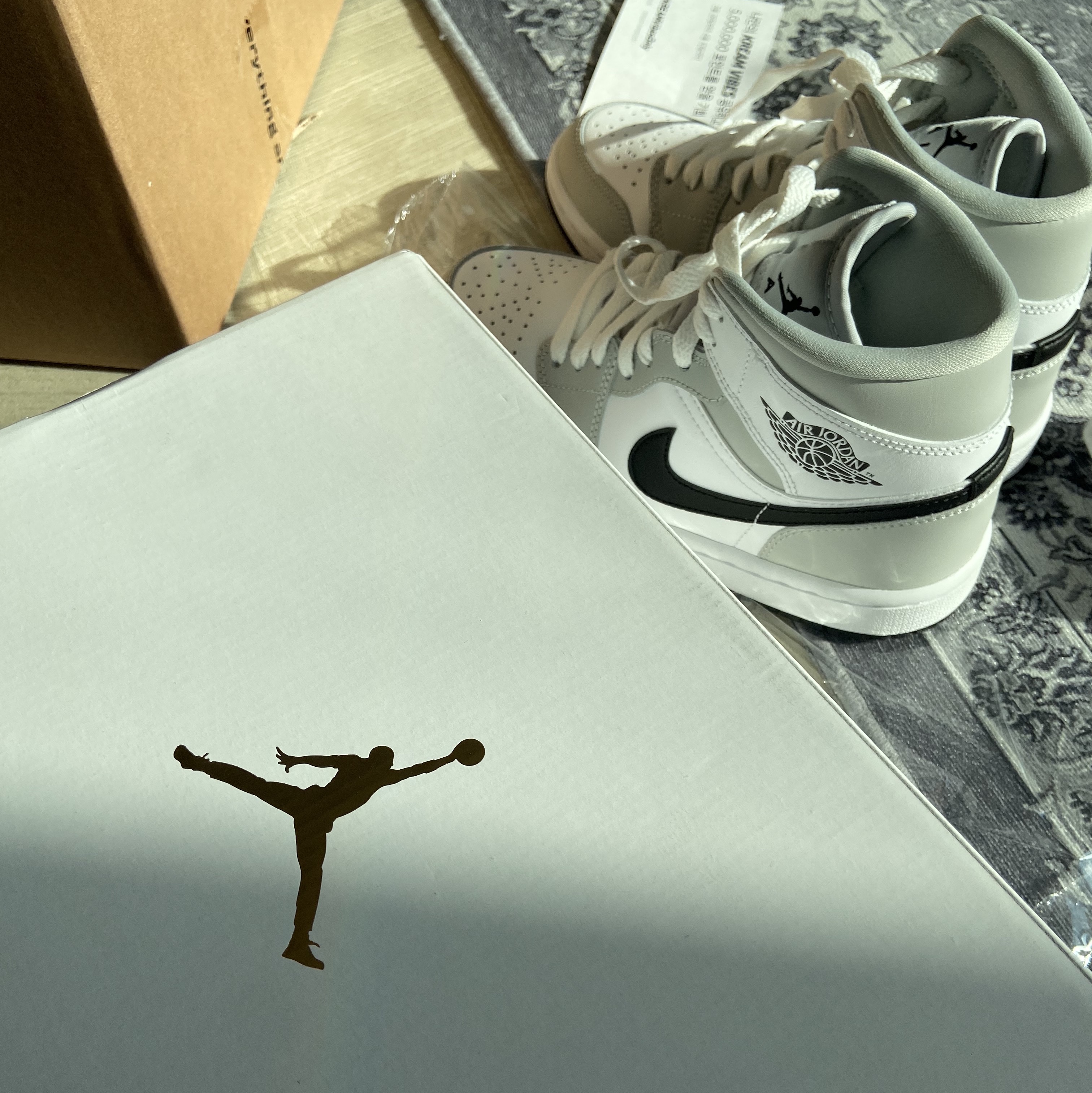 (W) Jordan 1 Mid Grey Fog 착용 스타일