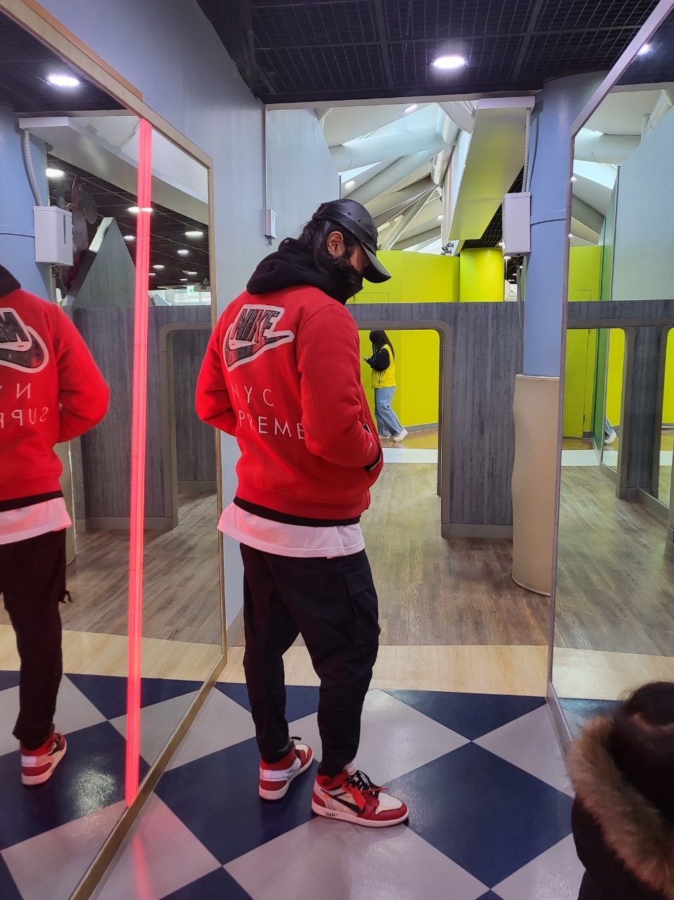 in: S.U.P.R.E.M.E.213님의 스타일 - 2