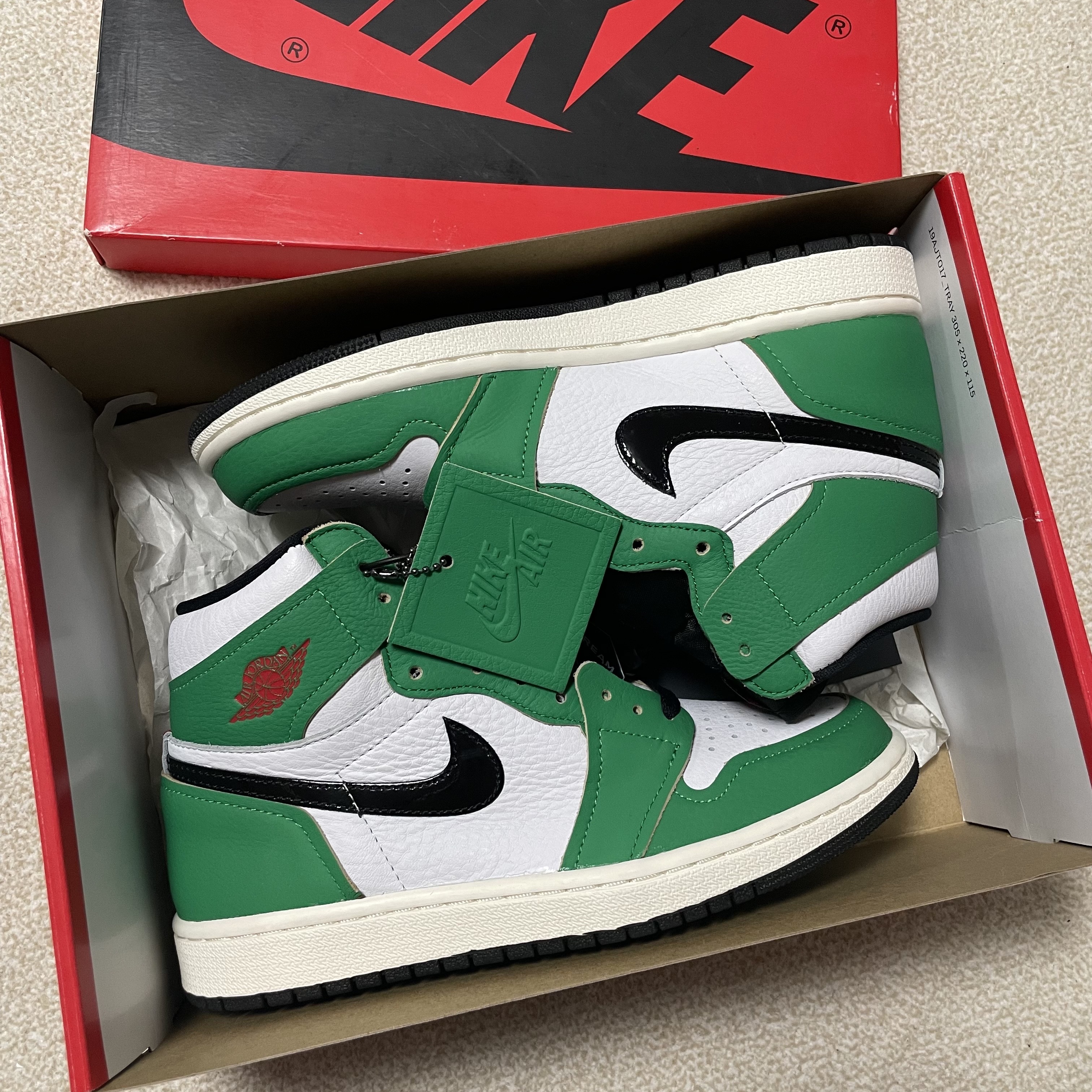 (W) Jordan 1 Retro High OG Lucky Green 착용 스타일 - 2