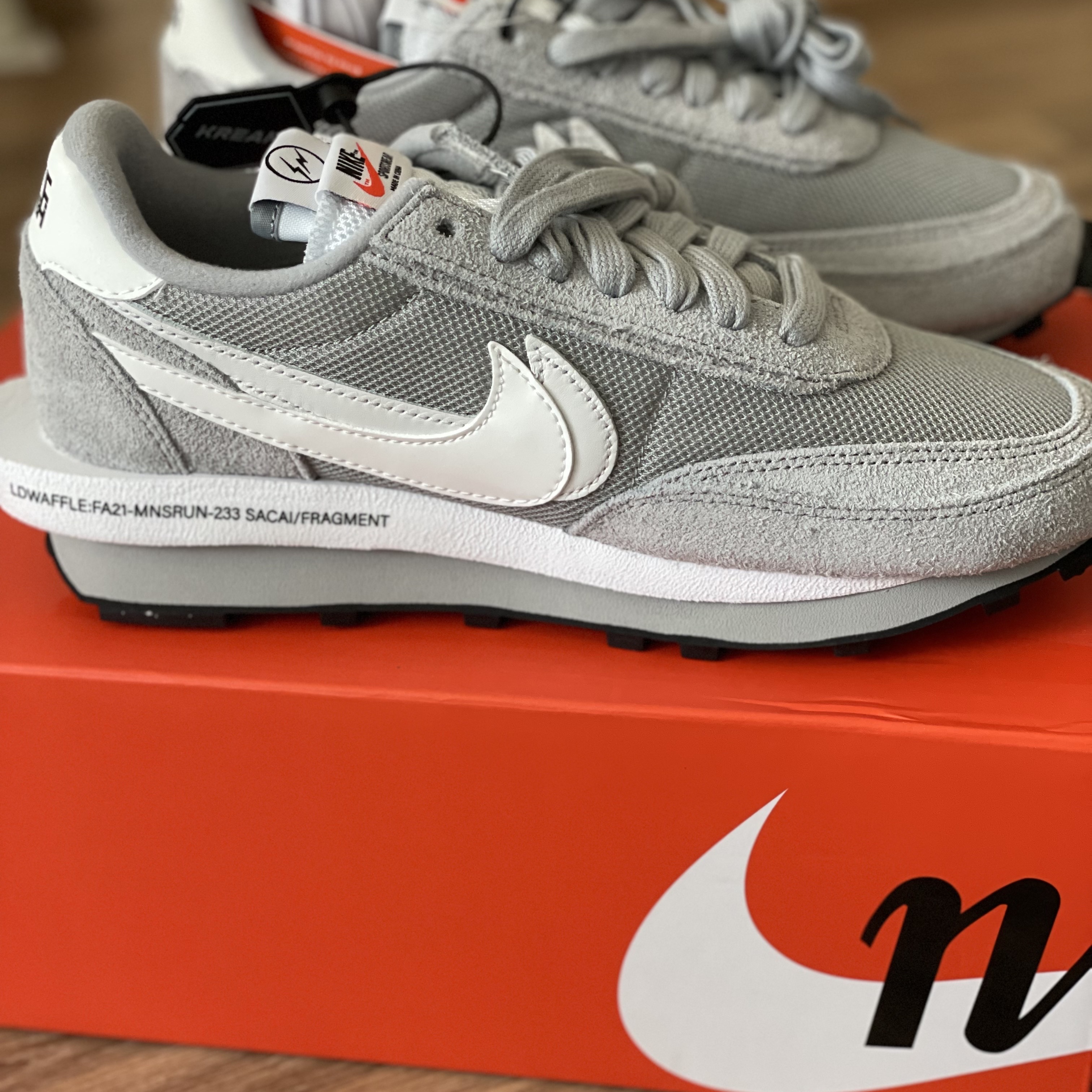 Nike x Sacai x Fragment LDWaffle Light Smoke Grey 착용 스타일 - 1