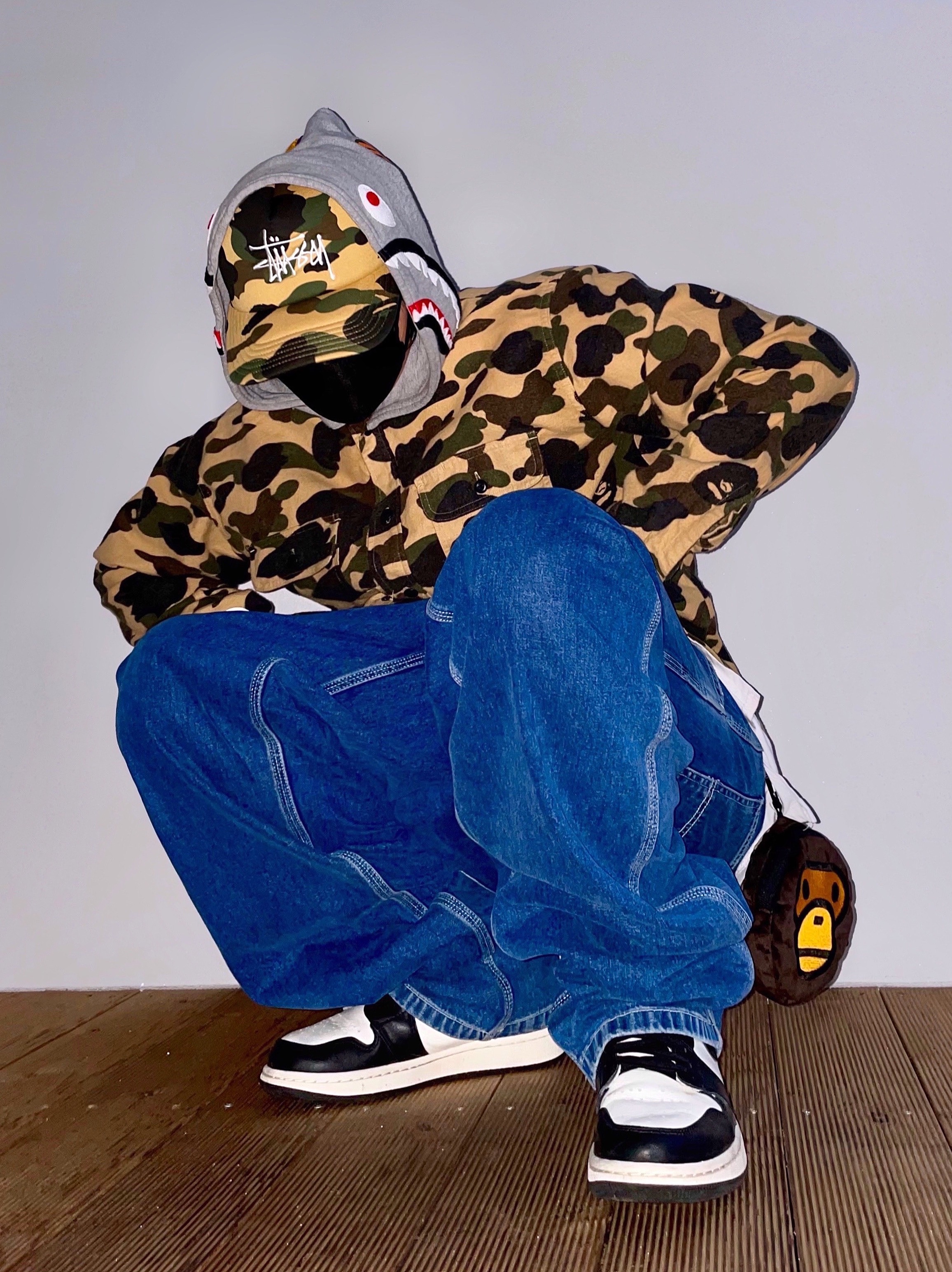 Stussy x BAPE Trucker Cap Yellow, Jordan 1 Retro High OG Black Mocha 착용 스타일 - 2