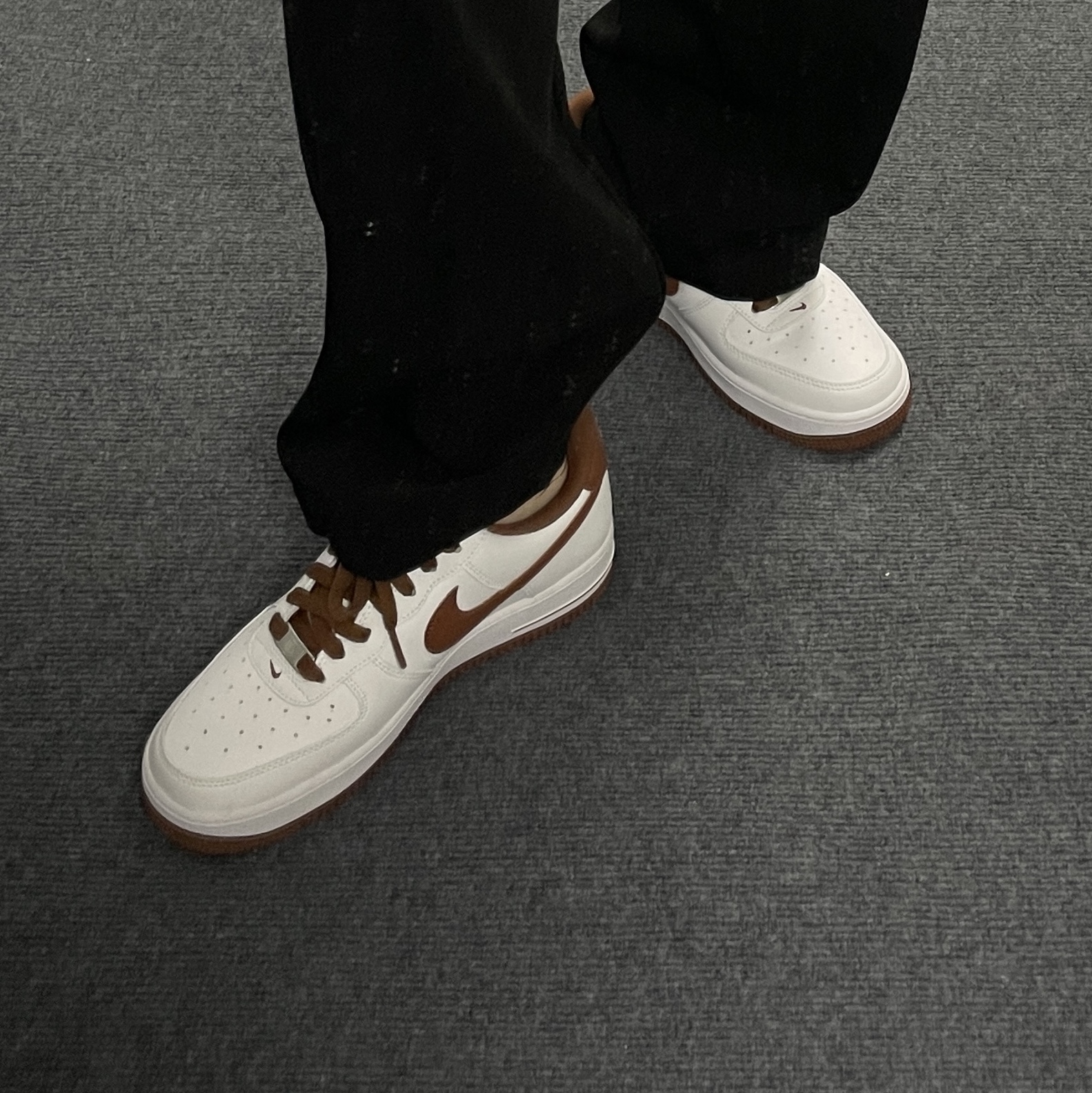 Nike Air Force 1 '07 Pecan 착용 스타일 - 5