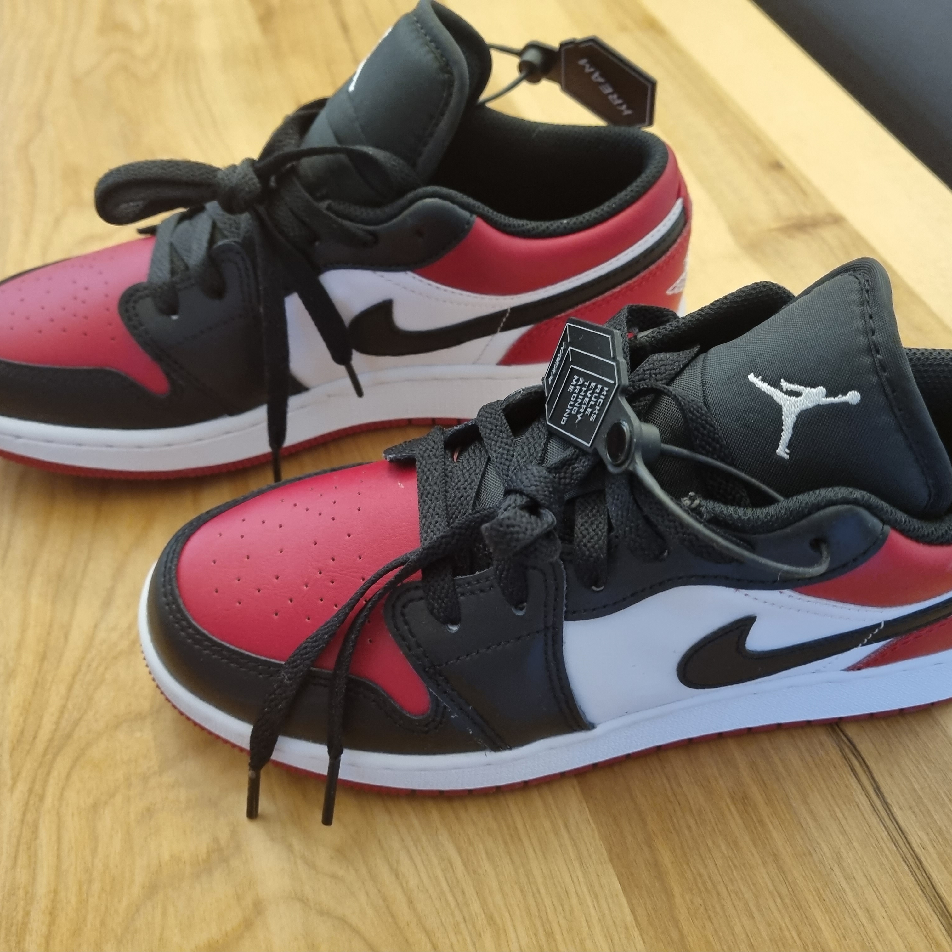 (GS) Jordan 1 Low Bred Toe, Jordan 1 Low Bred Toe 착용 스타일 - 2