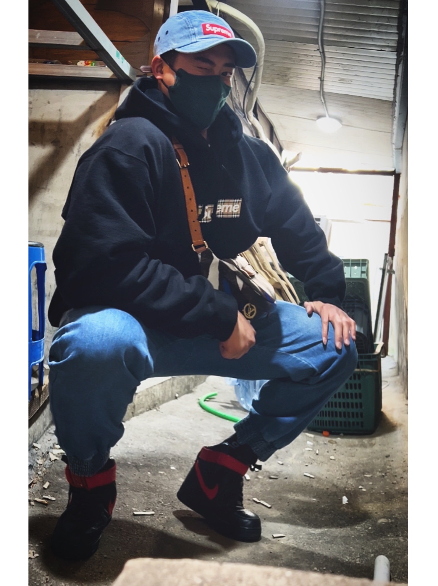 Supreme Washed Chino Twill Camp Cap Denim - 21FW, Supreme x Burberry Box Logo Hooded Sweatshirt Black - 22SS 착용 스타일 - 3