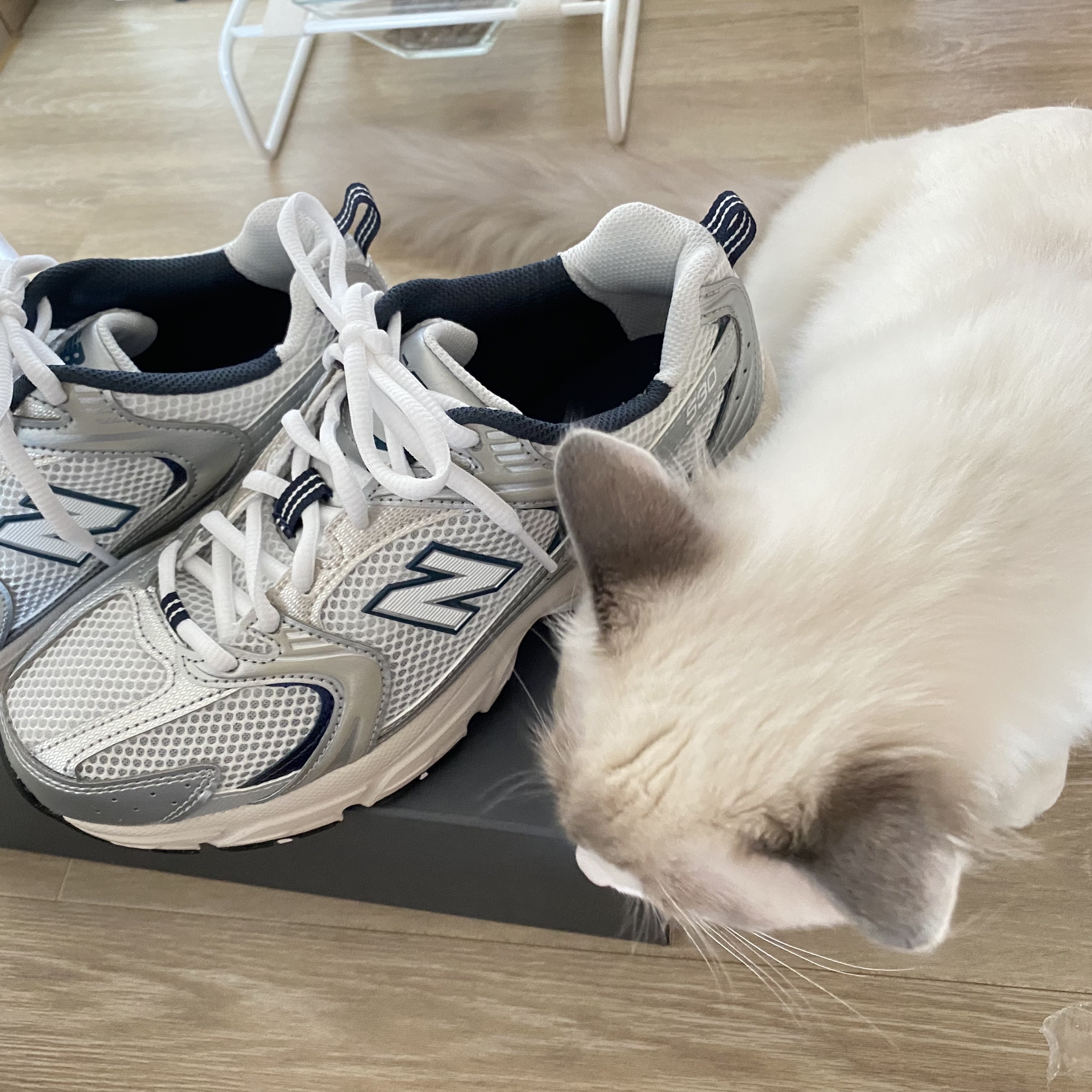 New Balance 530 Steel Grey 착용 스타일 - 3