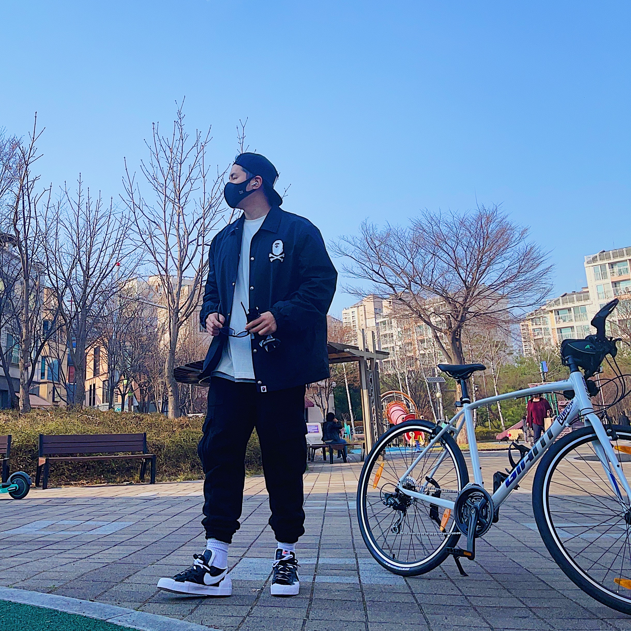Nike x Sacai Blazer Low Black Patent Leather 착용 스타일