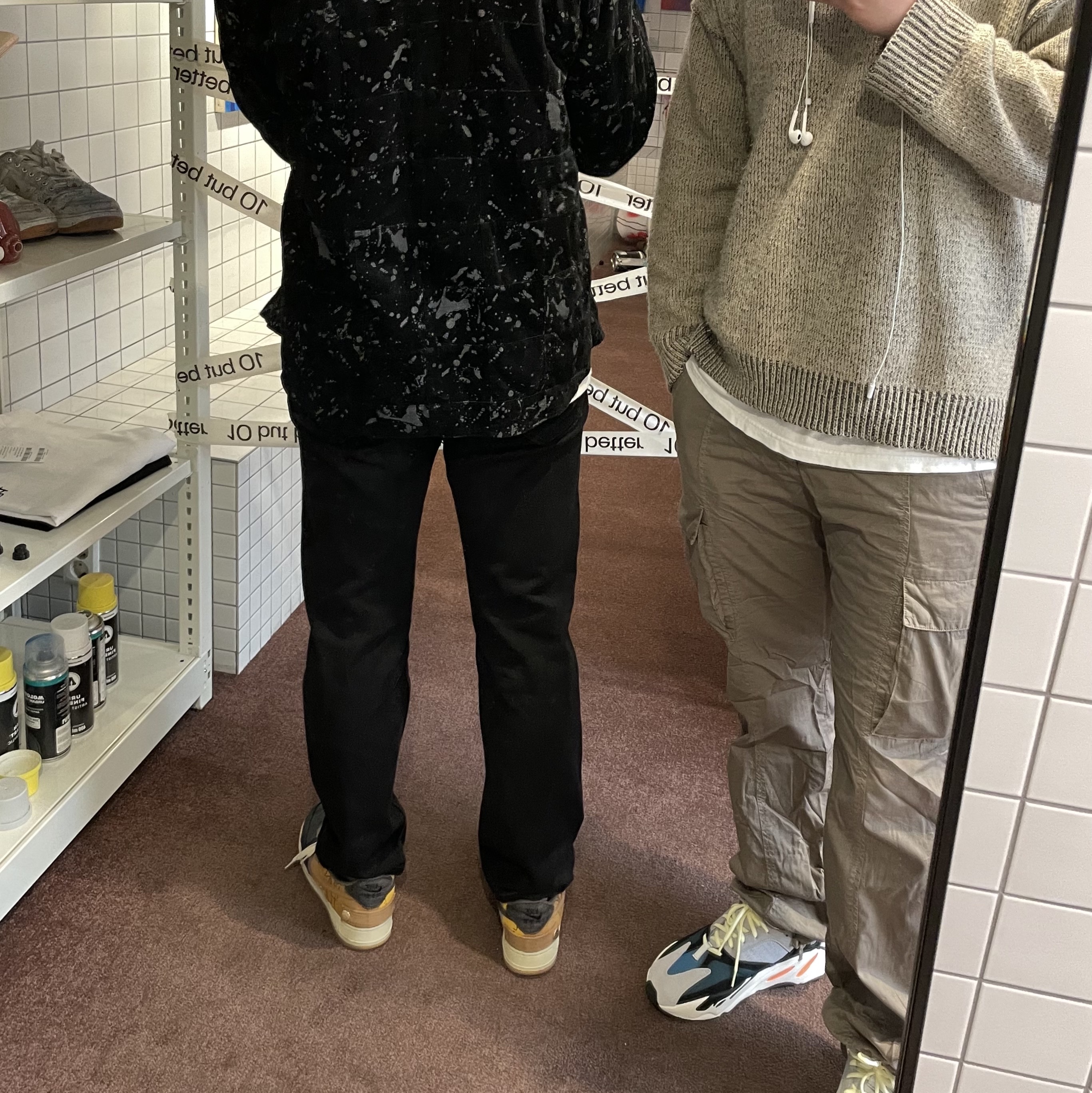 Nike x Travis Scott Air Force 1 Low Cactus Jack, Adidas Yeezy Boost 700 Wave Runner Solid Grey 2021/2022 착용 스타일