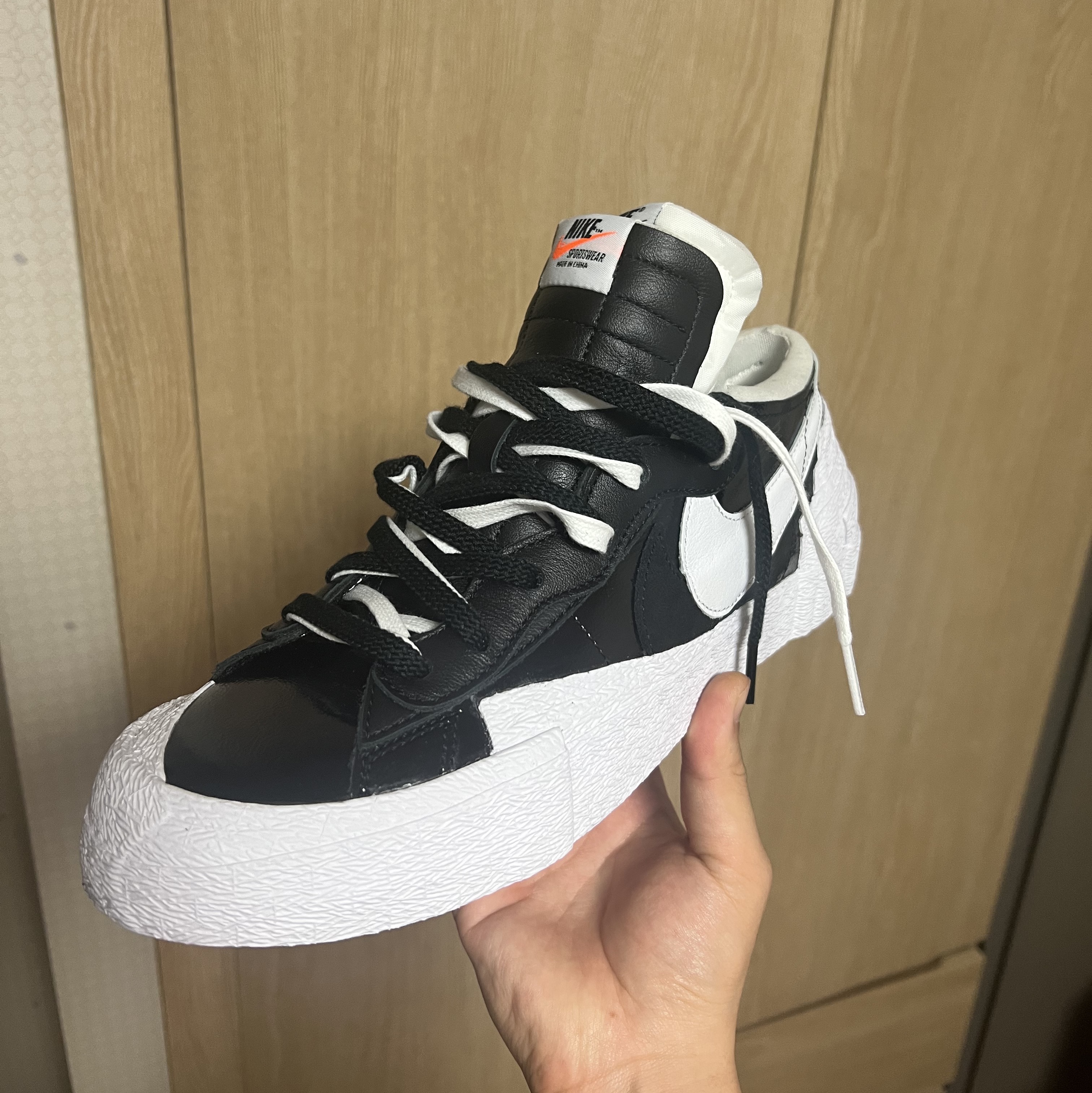 Nike x Sacai Blazer Low Black Patent Leather 착용 스타일
