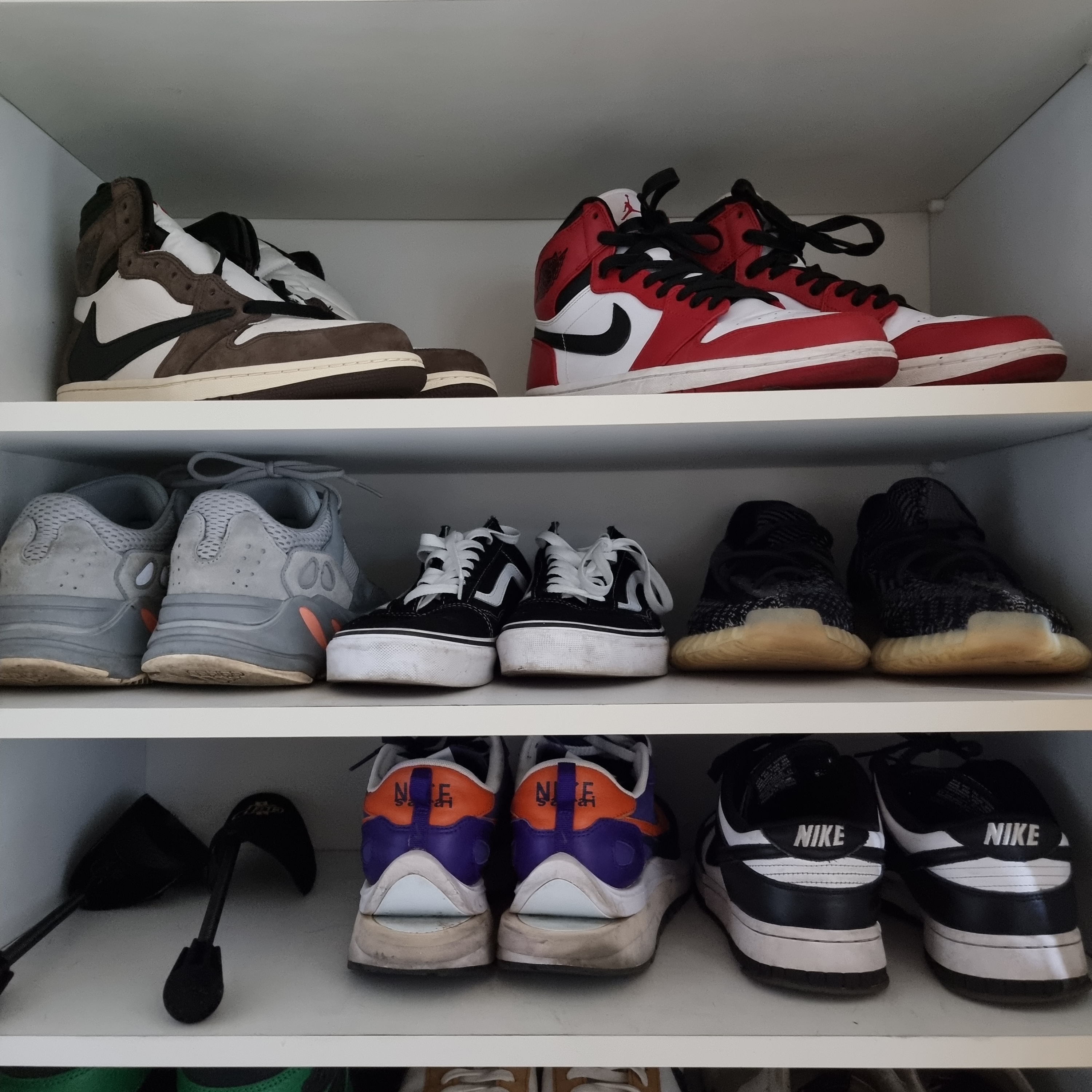 Jordan 1 x Travis Scott Retro High OG SP Mocha, Jordan 1 Retro Chicago 2013 착용 스타일