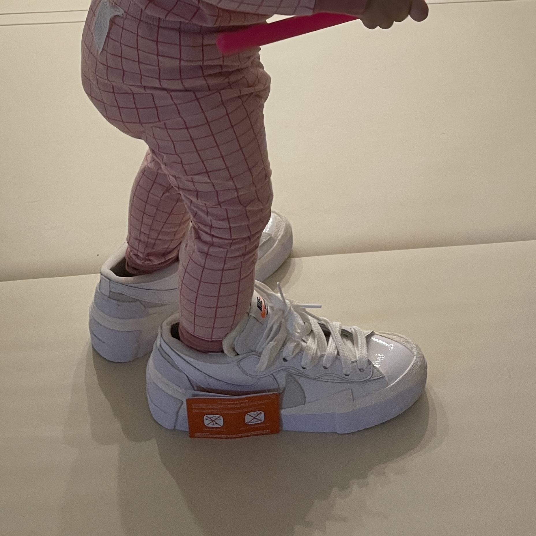 Nike x Sacai Blazer Low White Patent Leather 착용 스타일