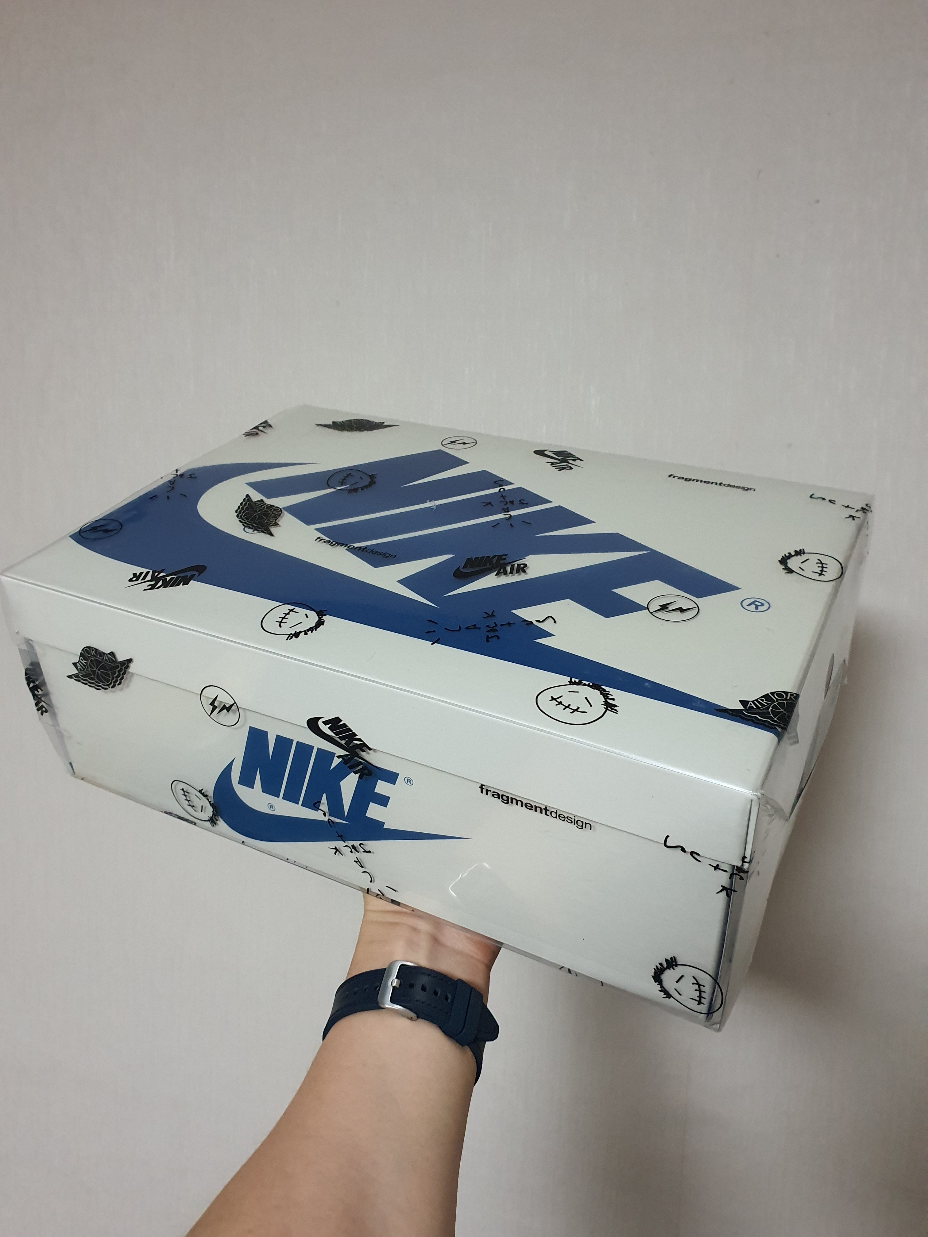 Jordan 1 x Travis Scott x Fragment Retro Low OG SP Military Blue 착용 스타일 - 1