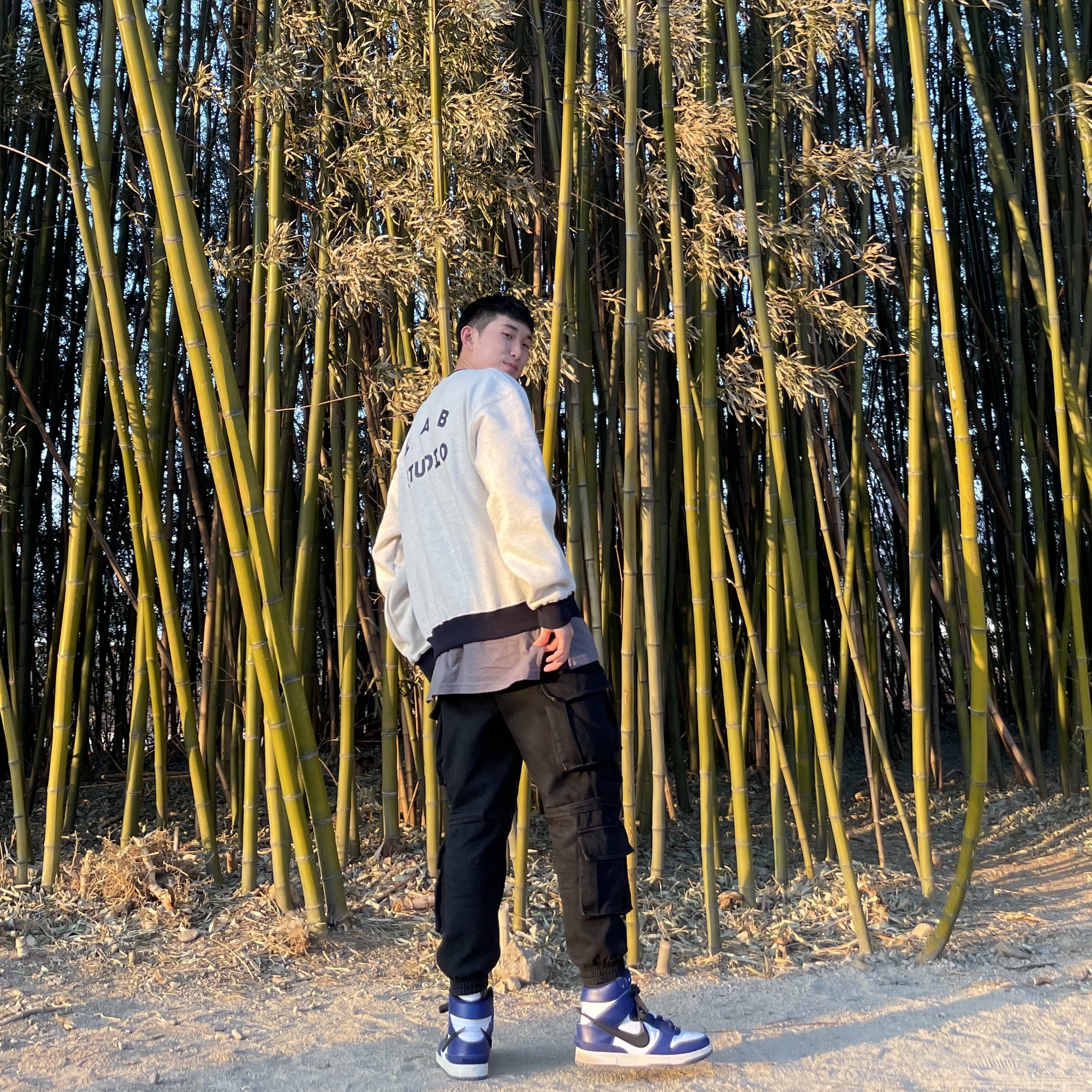 Nike x Ambush Dunk High Deep Royal Blue, IAB Studio Sweatshirt Oatmeal Navy 착용 스타일