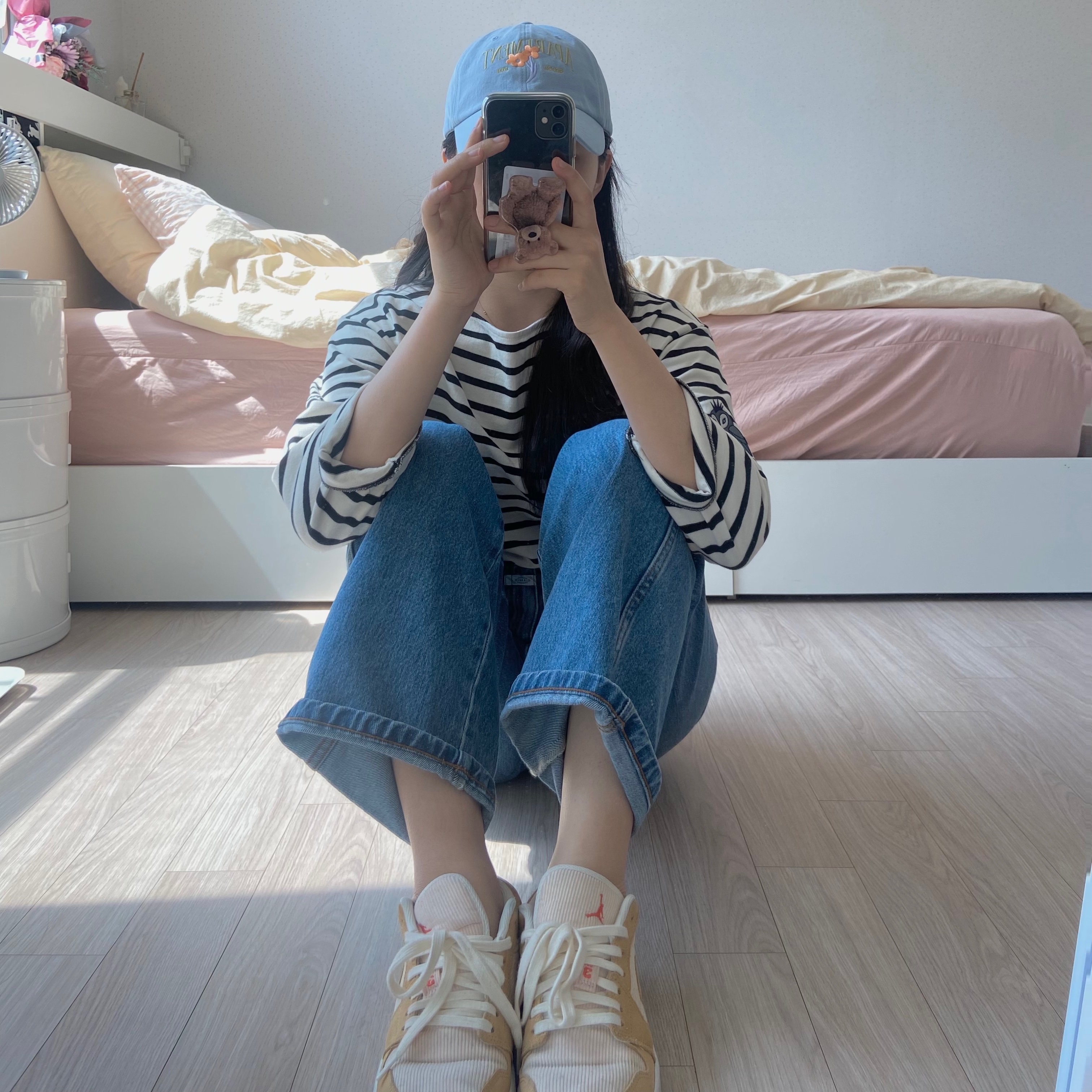 (W) Jordan 1 Low SE Corduroy Tan 착용 스타일