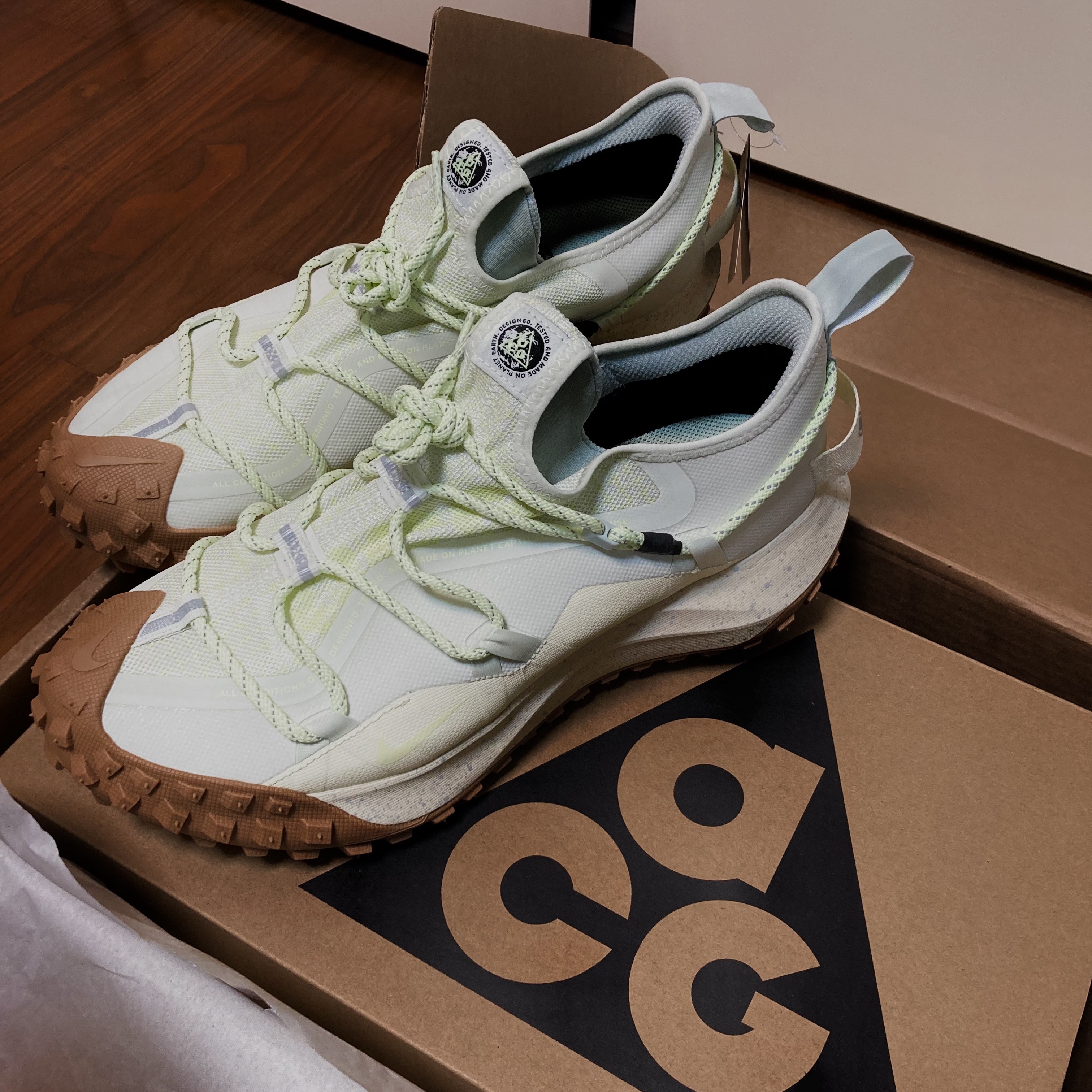 Nike ACG Mountain Fly Low Gore-Tex SE Sea Glass 착용 스타일
