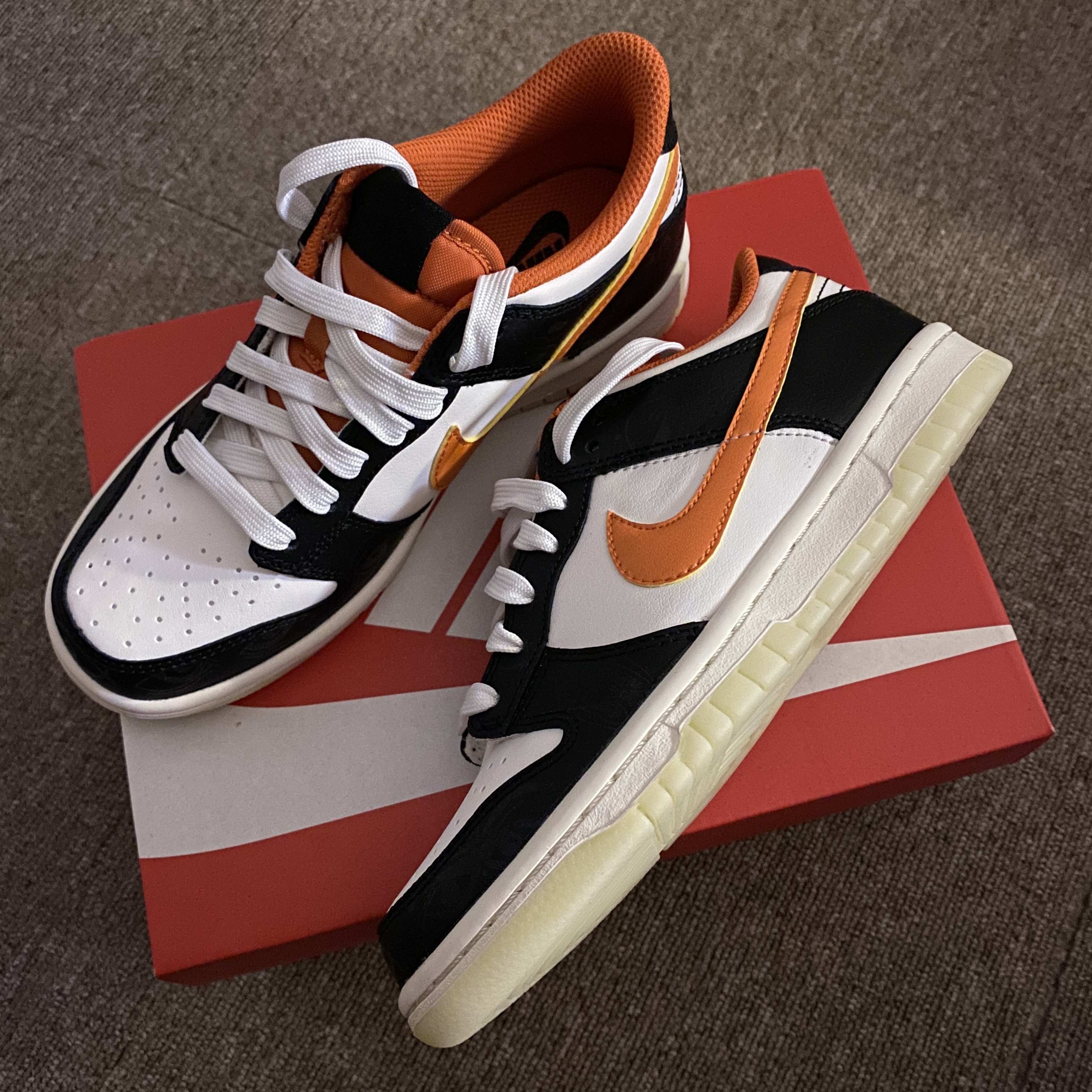 Nike Dunk Low Retro PRM Halloween 착용 스타일 - 2