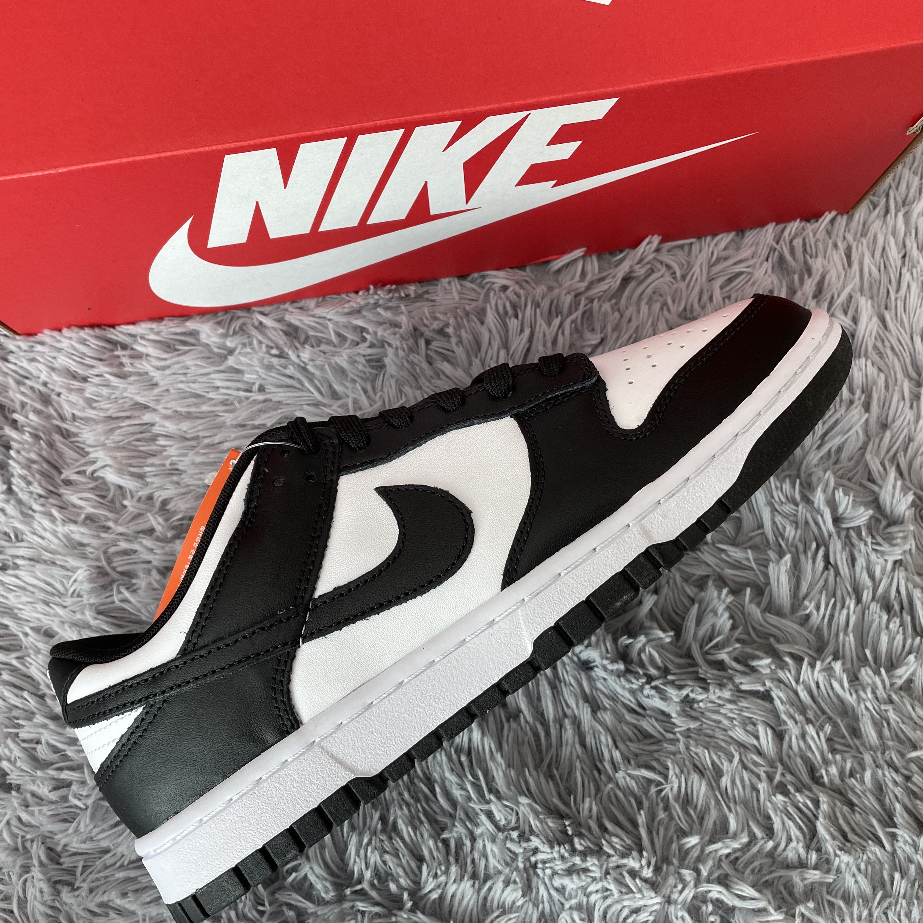 Nike Dunk Low Retro Black 착용 스타일