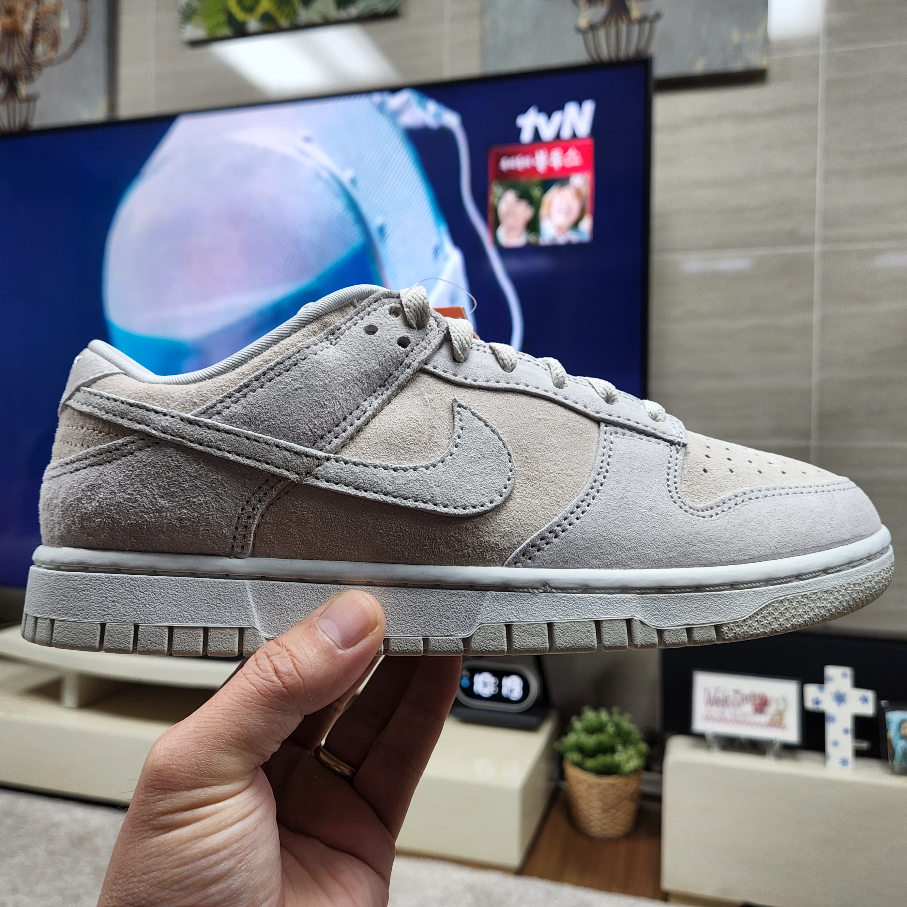 Nike Dunk Low Retro PRM Vast Grey 착용 스타일 - 2