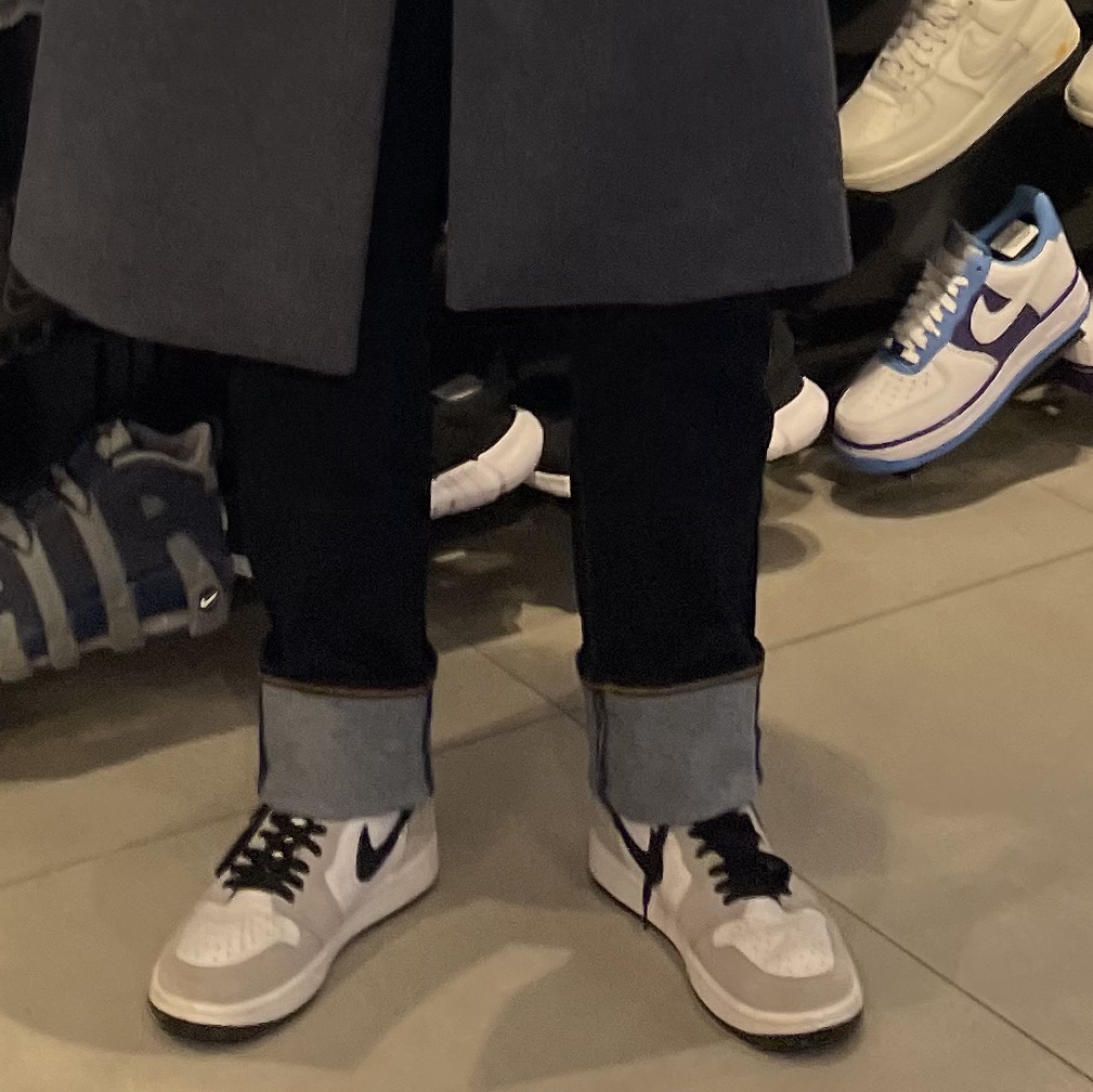 Jordan 1 Retro High OG Light Smoke Grey 착용 스타일 - 2