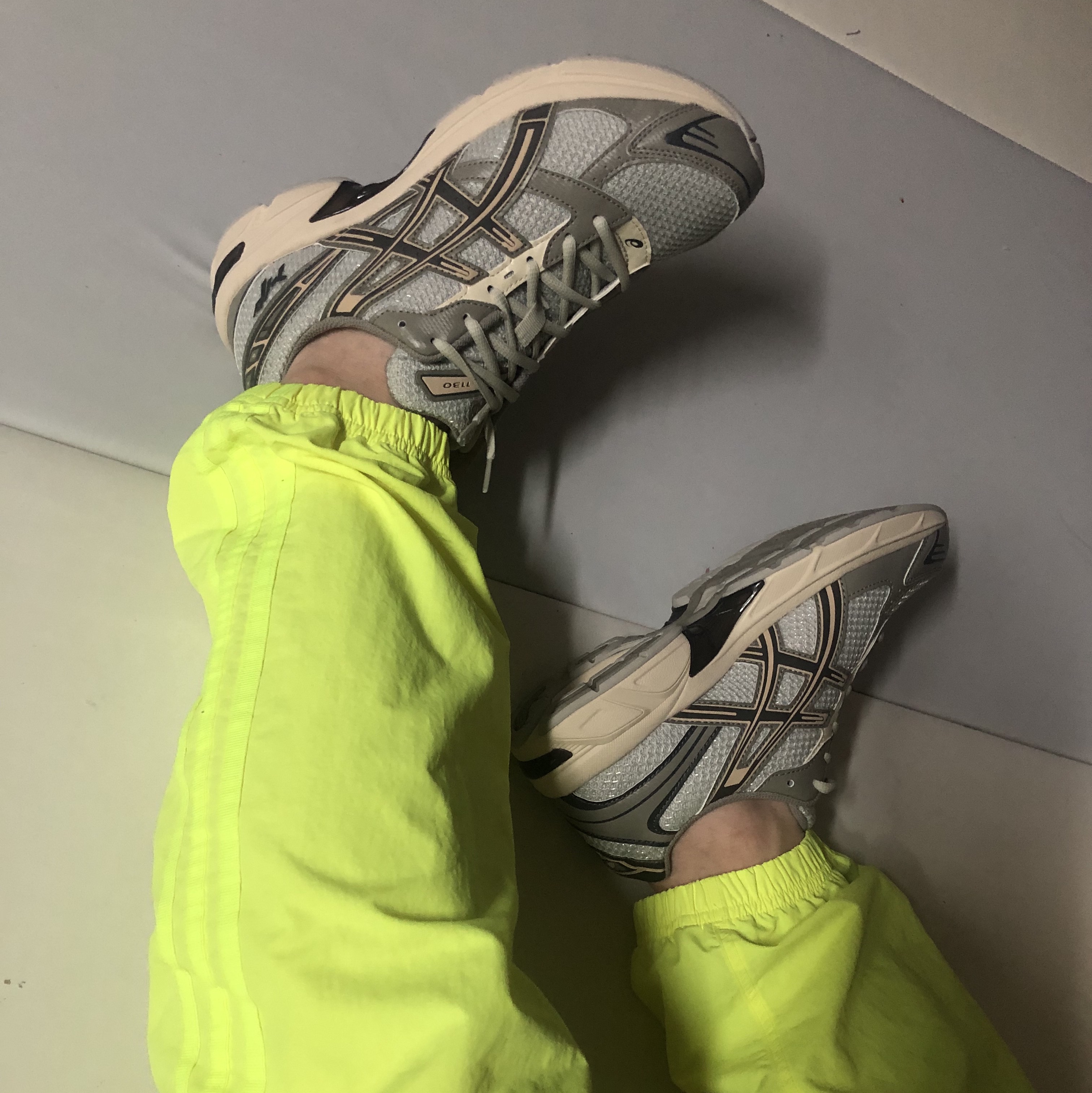 Asics x I4P Gel-1130 Glacier Grey Mink 착용 스타일